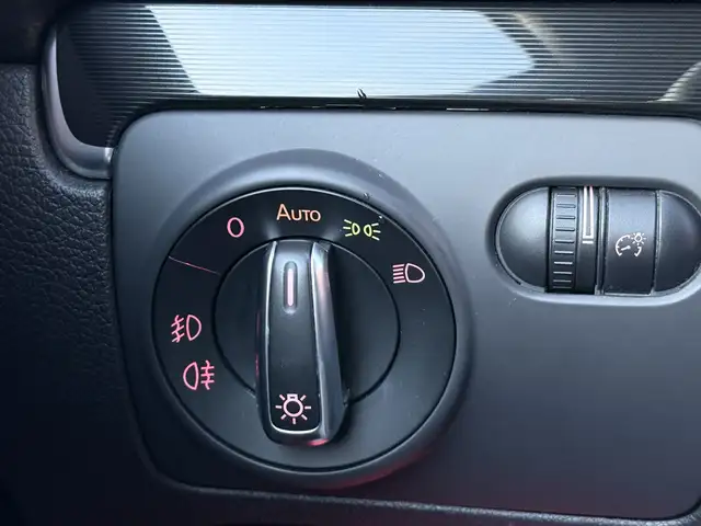 Volkswagen Golf view 8