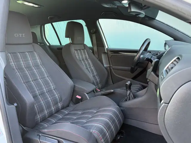Volkswagen Golf view 30