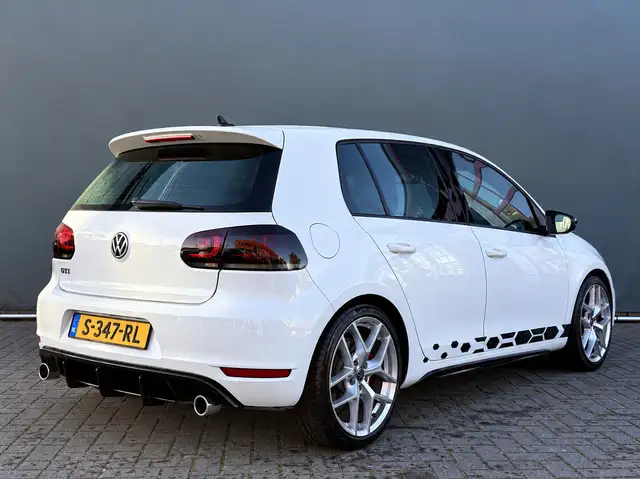 Volkswagen Golf view 2