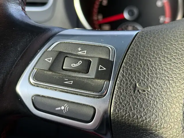Volkswagen Golf view 10