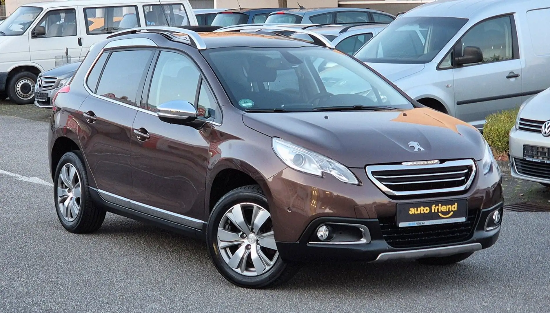 Peugeot 2008 Allure 1.6 *2. HAND* TOP AUSGESTATTET - 1