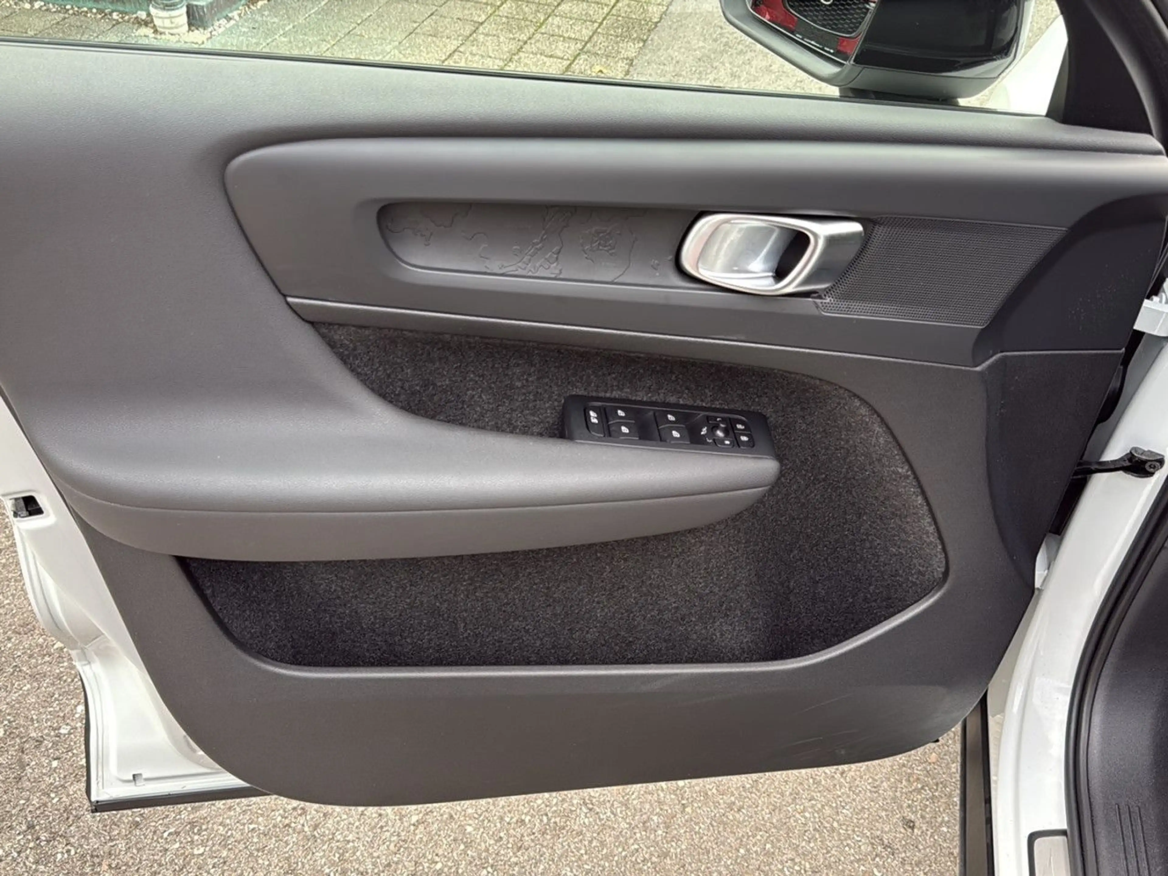 Volvo C40 Recharge Plus Pure Electric 2WD Extended Range — photo 13
