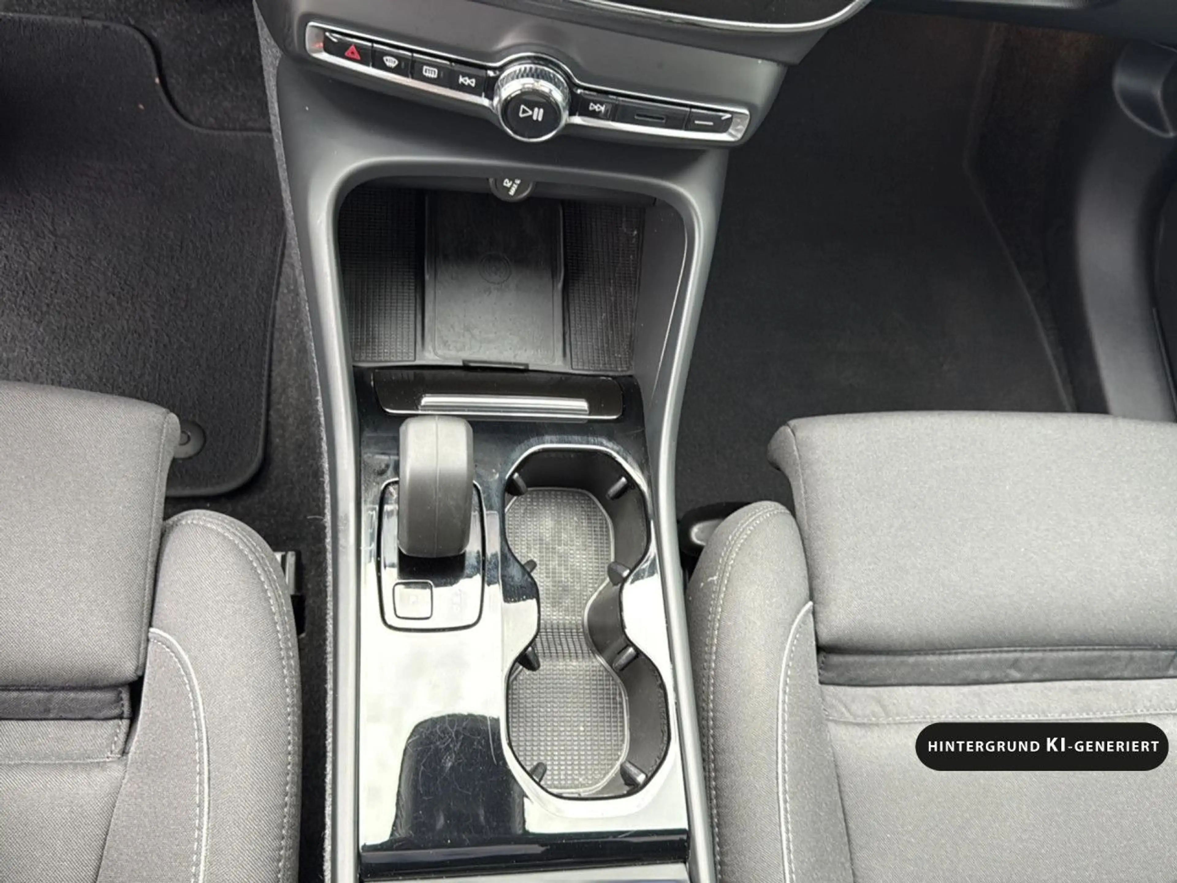 Volvo C40 Recharge Plus Pure Electric 2WD Extended Range — photo 15