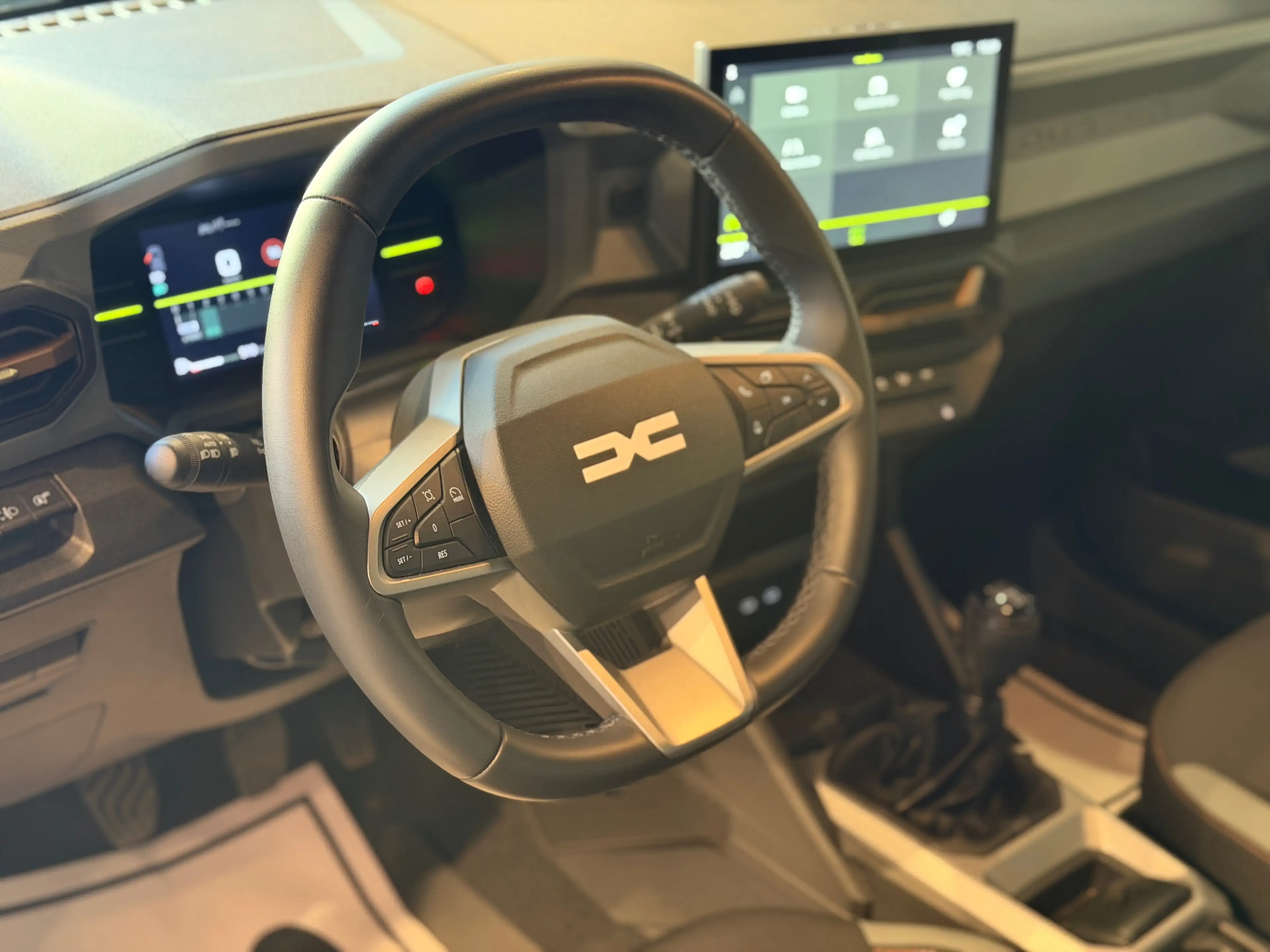 Dacia Duster 1.2 Mild hybrid Extreme * GARANTIE DACIA * ETAT NEUF * CAM 360 * JANTES 17" * CARPLAY — photo 13