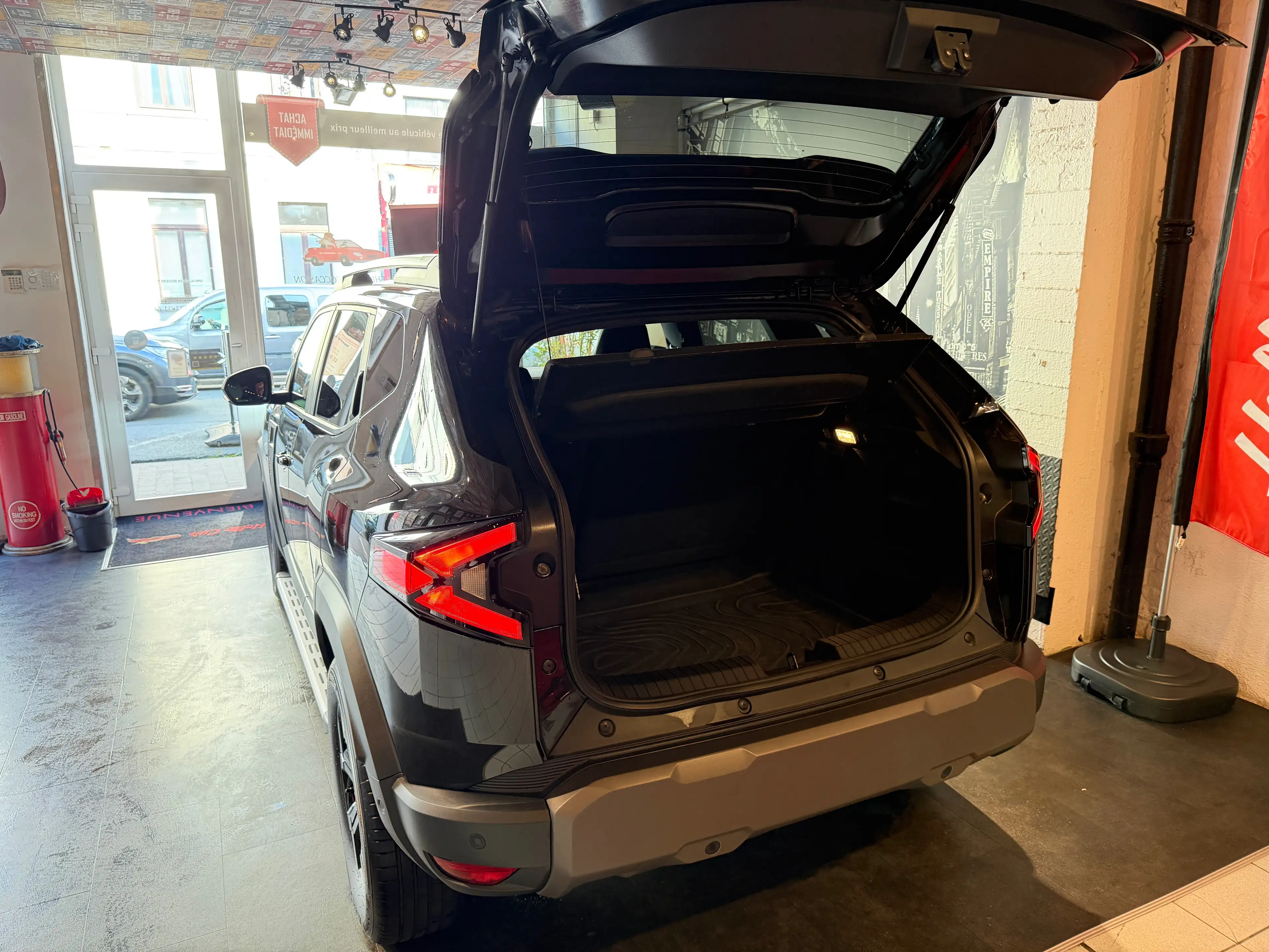 Dacia Duster 1.2 Mild hybrid Extreme * GARANTIE DACIA * ETAT NEUF * CAM 360 * JANTES 17" * CARPLAY — photo 9