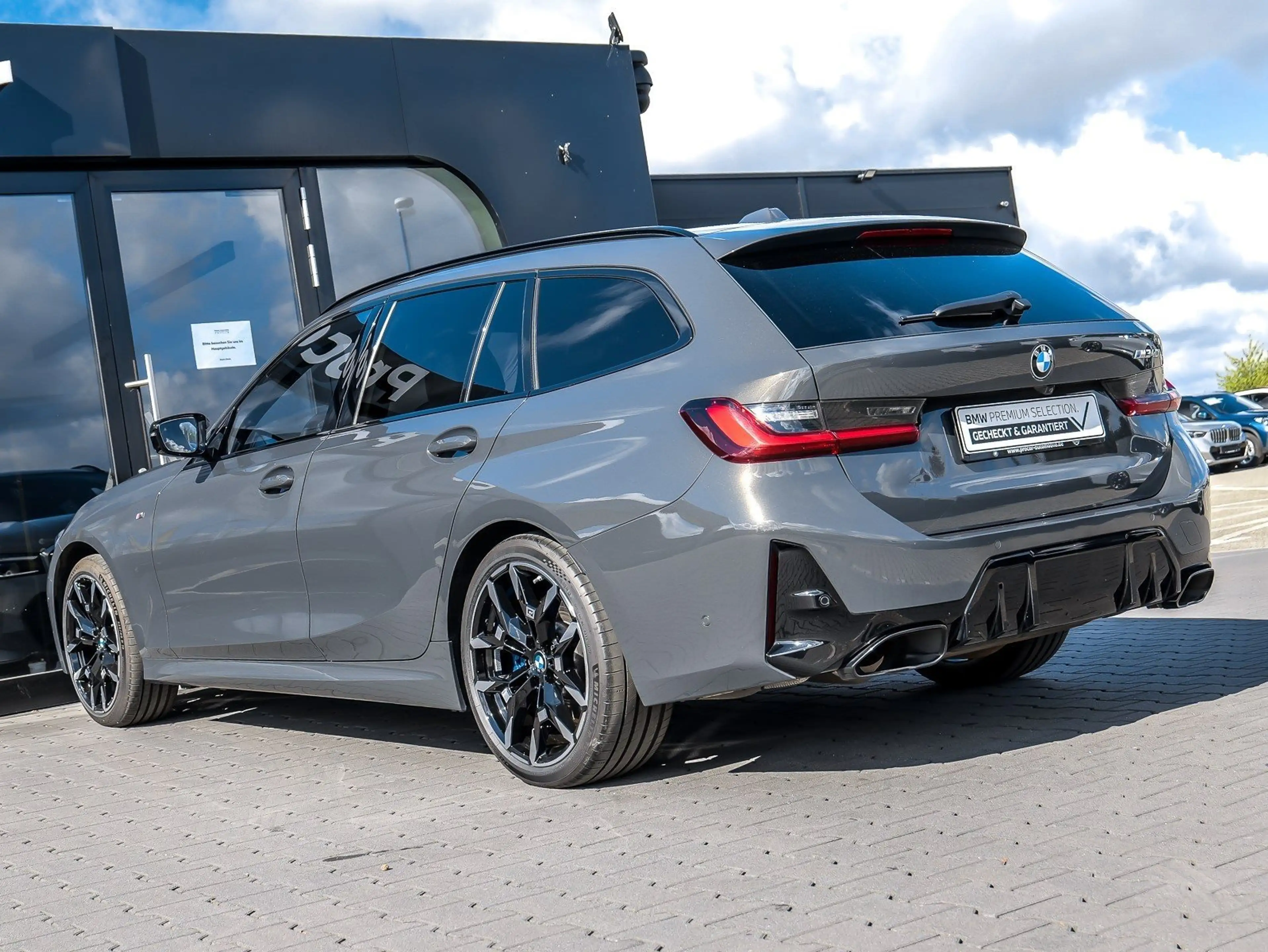 BMW 340 M340i xDrive Touring — photo 7