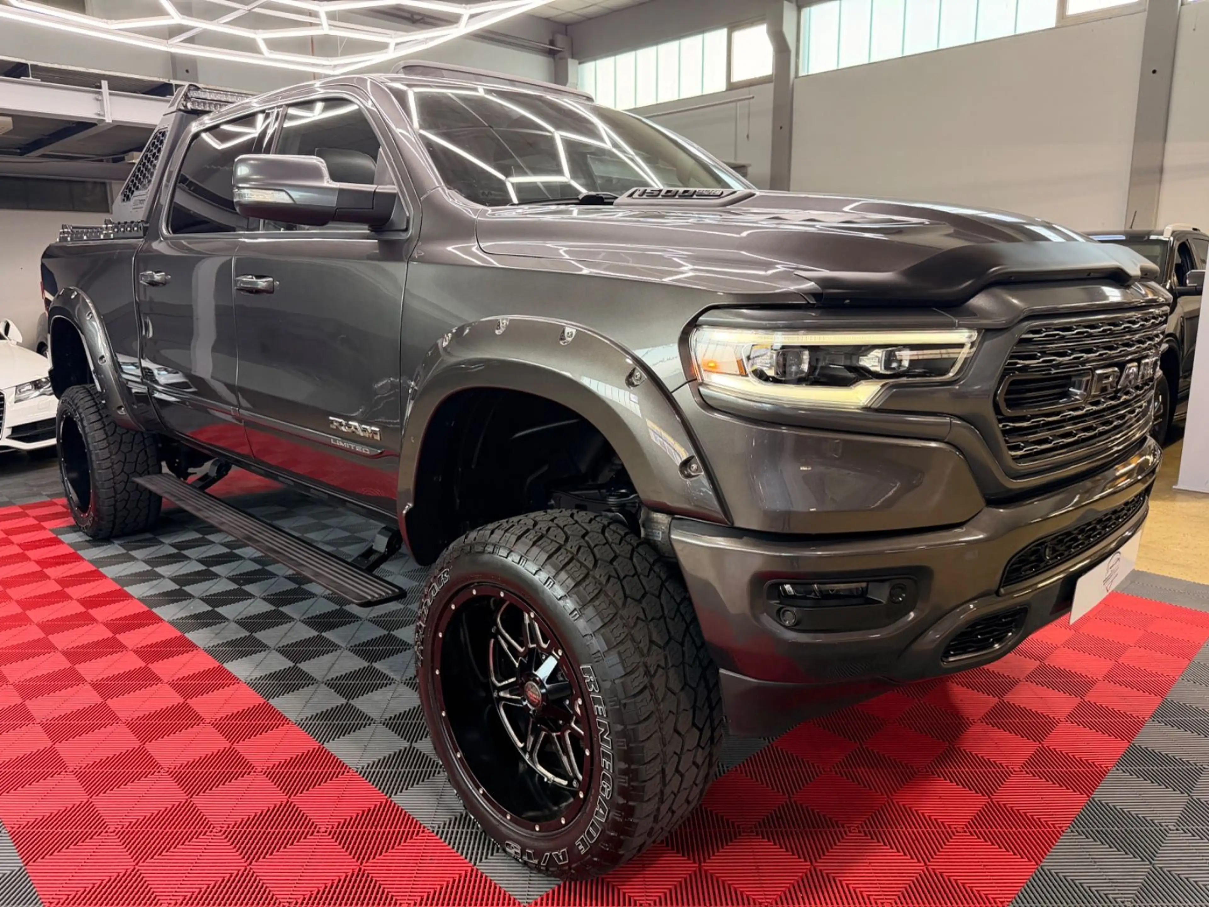 Dodge RAM 1500 5.7 4X4 LIMITED PANO LPG MonsterTruck — photo 15