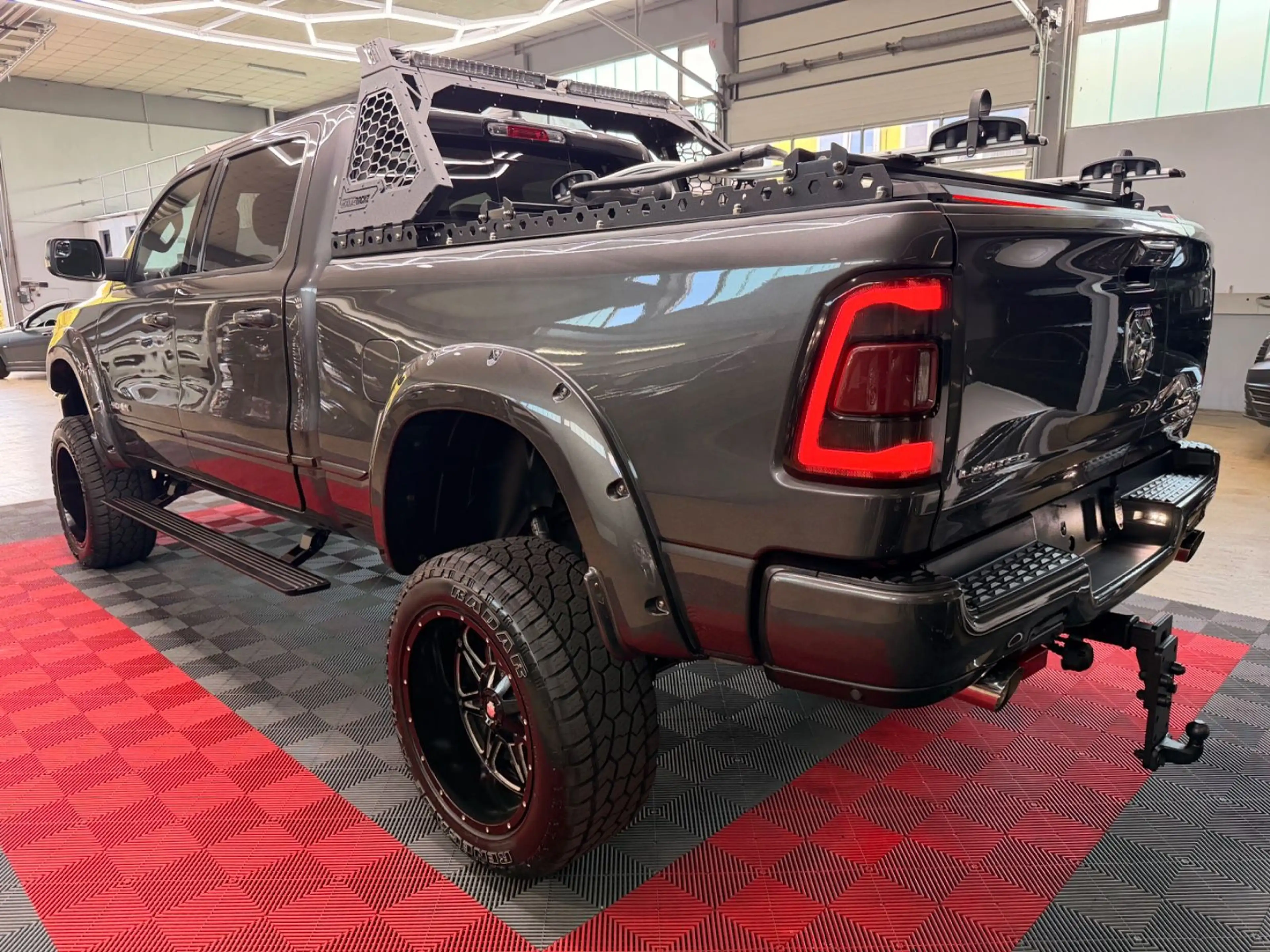 Dodge RAM 1500 5.7 4X4 LIMITED PANO LPG MonsterTruck — photo 11