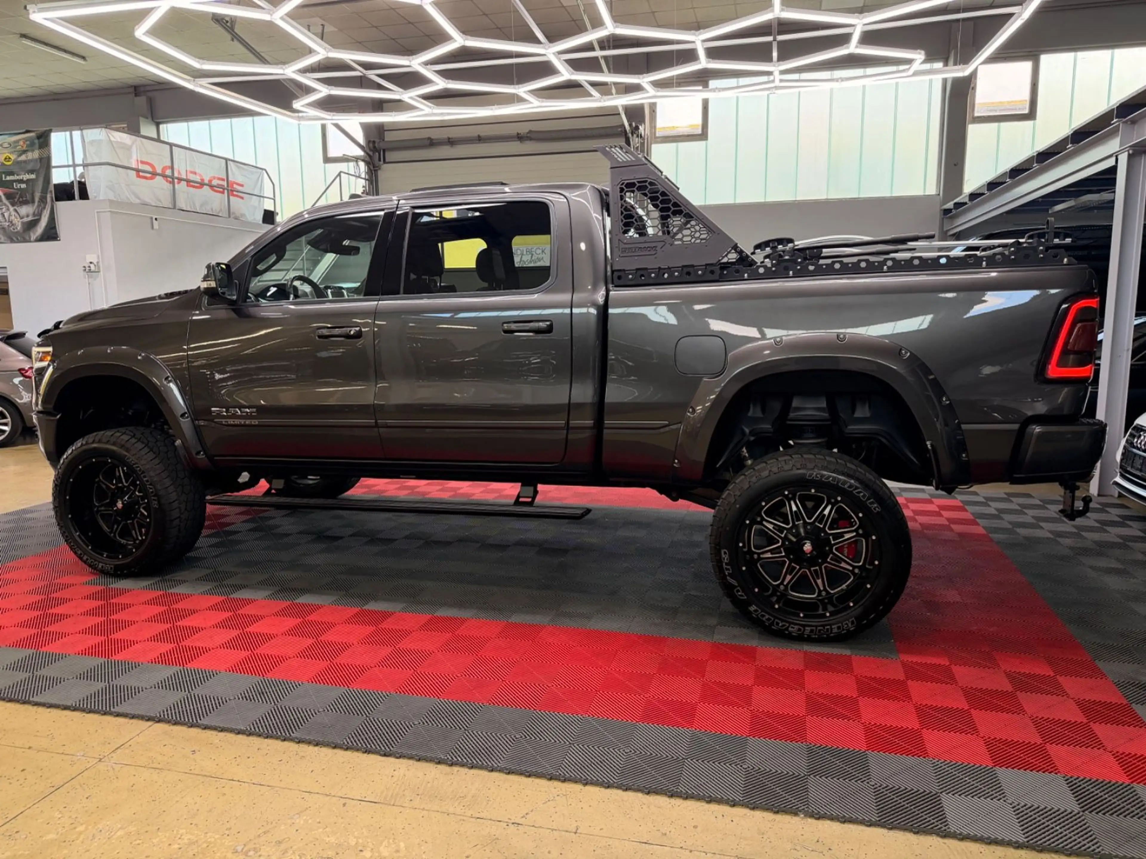 Dodge RAM 1500 5.7 4X4 LIMITED PANO LPG MonsterTruck — photo 7