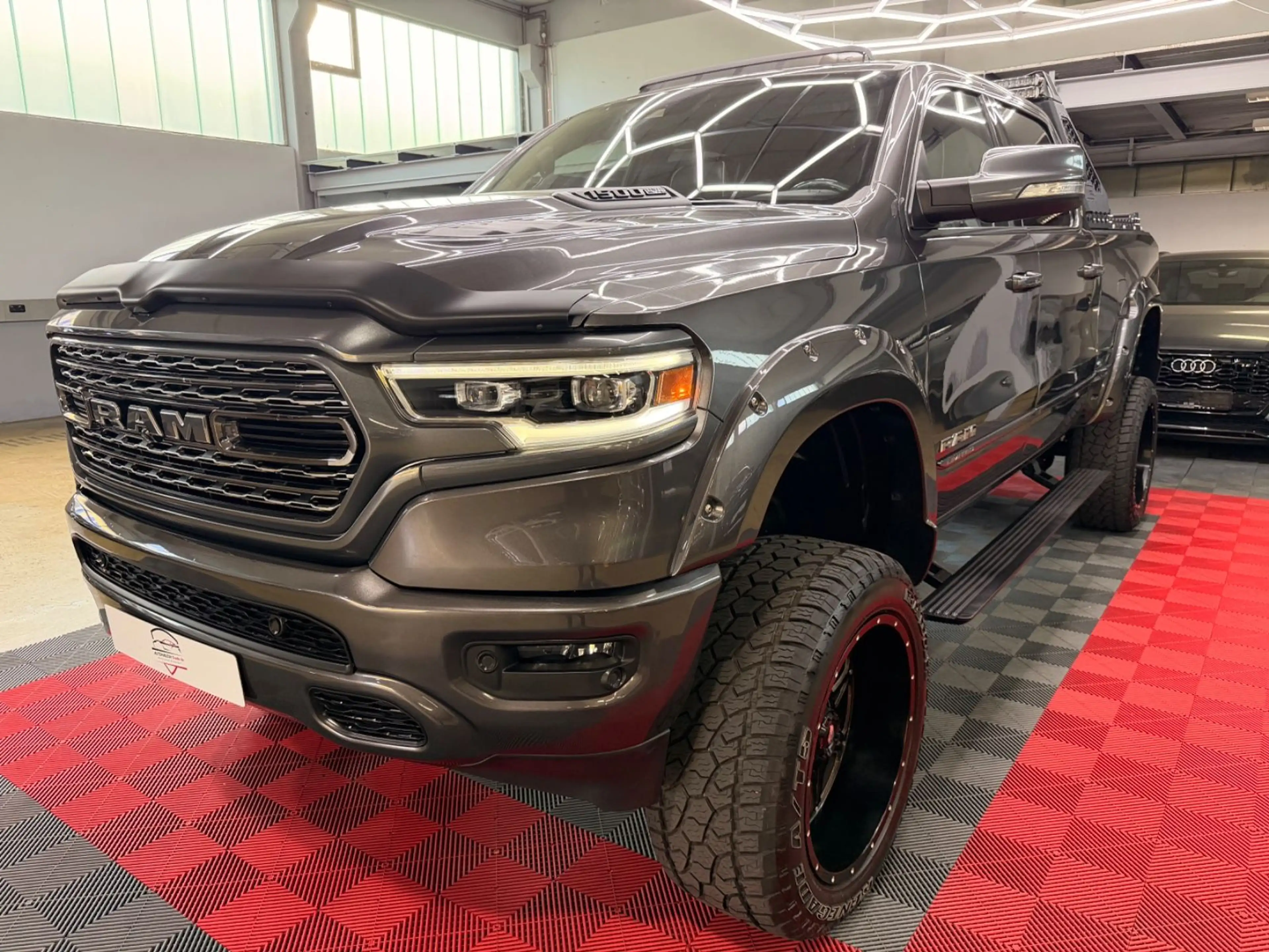Dodge RAM 1500 5.7 4X4 LIMITED PANO LPG MonsterTruck — photo 4