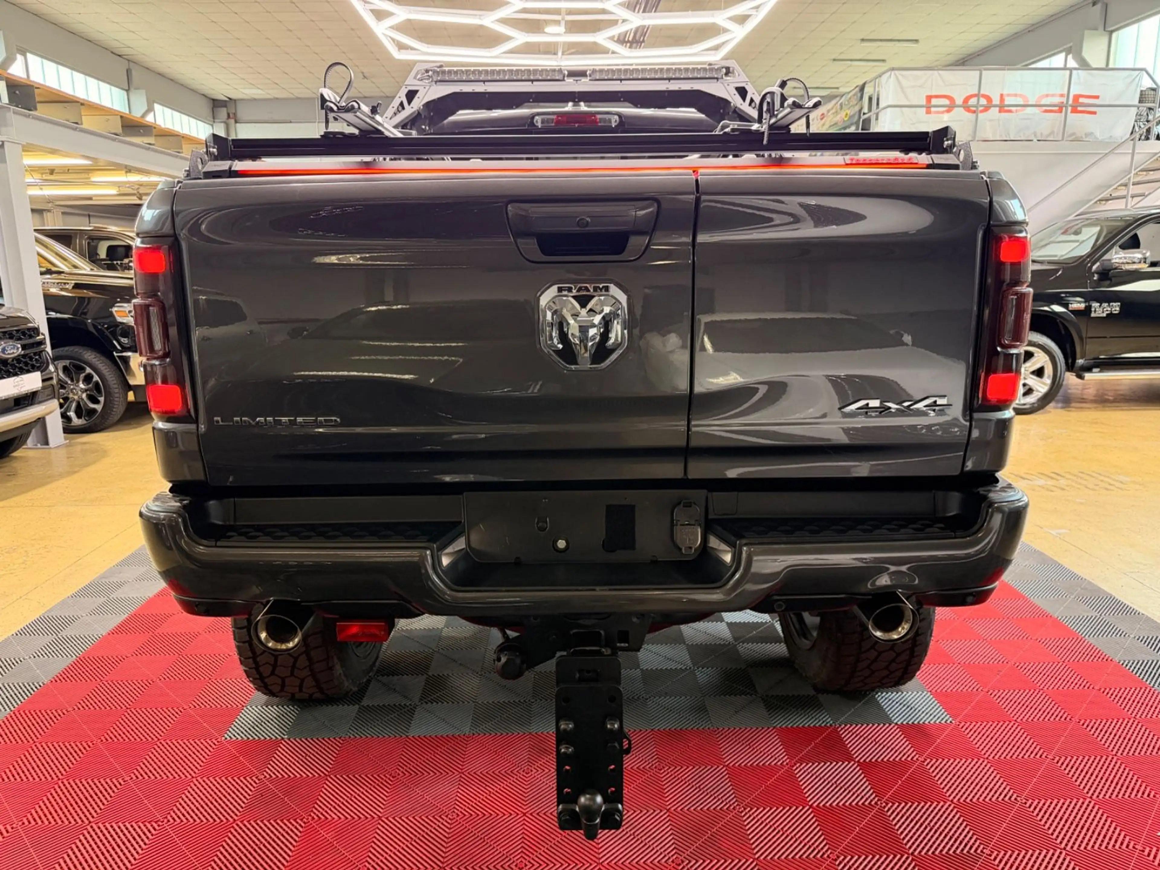 Dodge RAM 1500 5.7 4X4 LIMITED PANO LPG MonsterTruck — photo 9