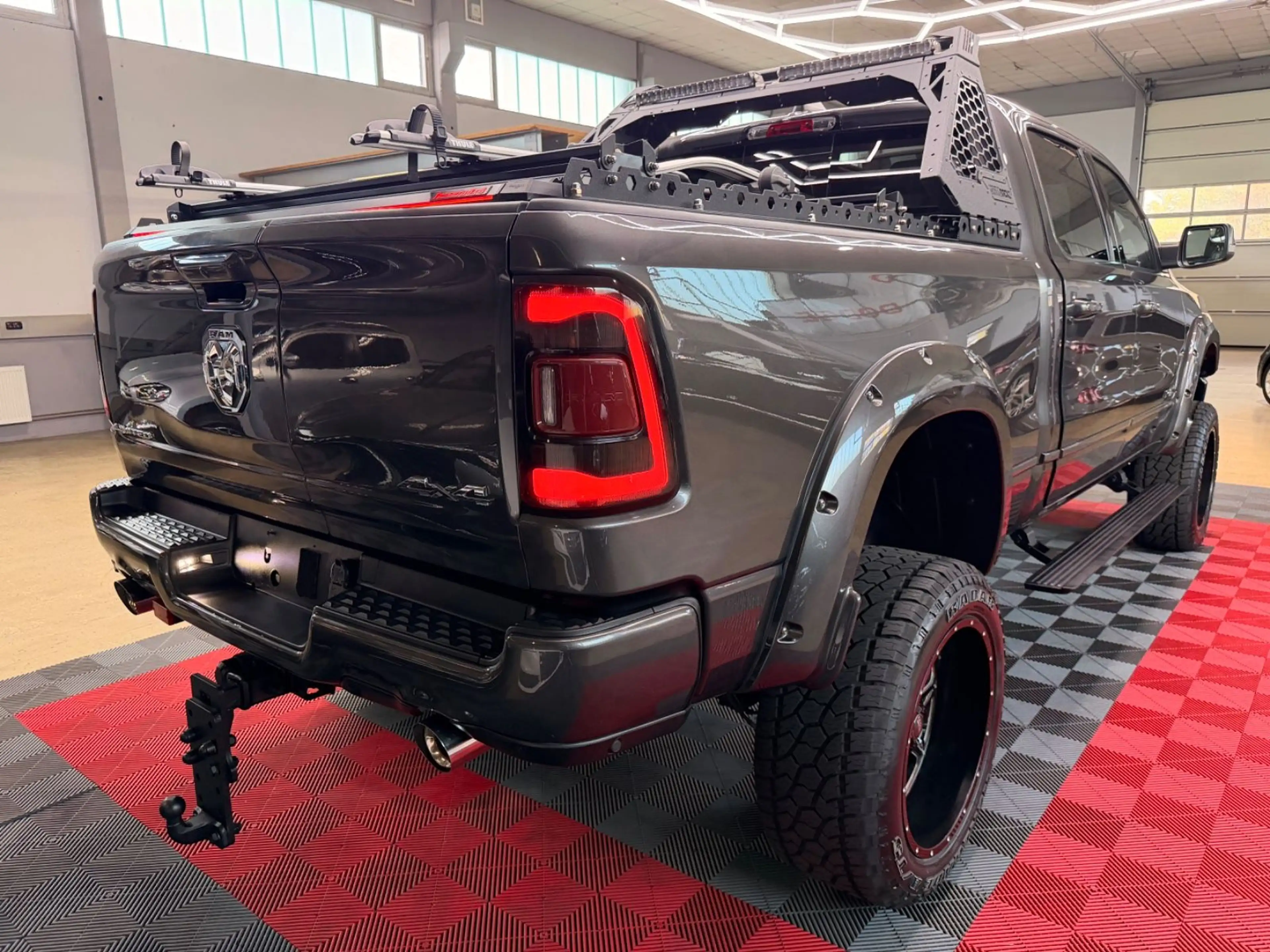 Dodge RAM 1500 5.7 4X4 LIMITED PANO LPG MonsterTruck — photo 14