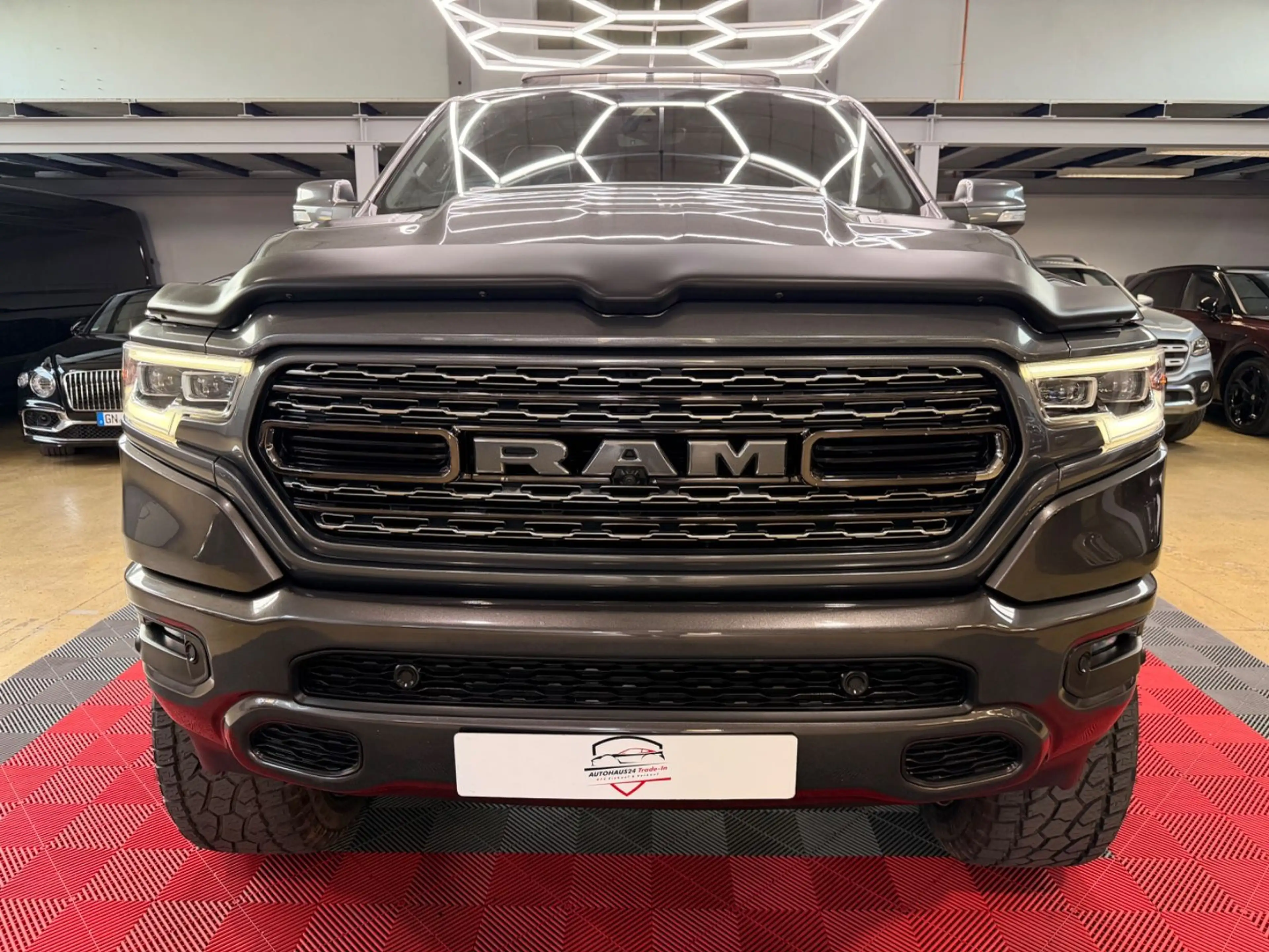 Dodge RAM 1500 5.7 4X4 LIMITED PANO LPG MonsterTruck — photo 2