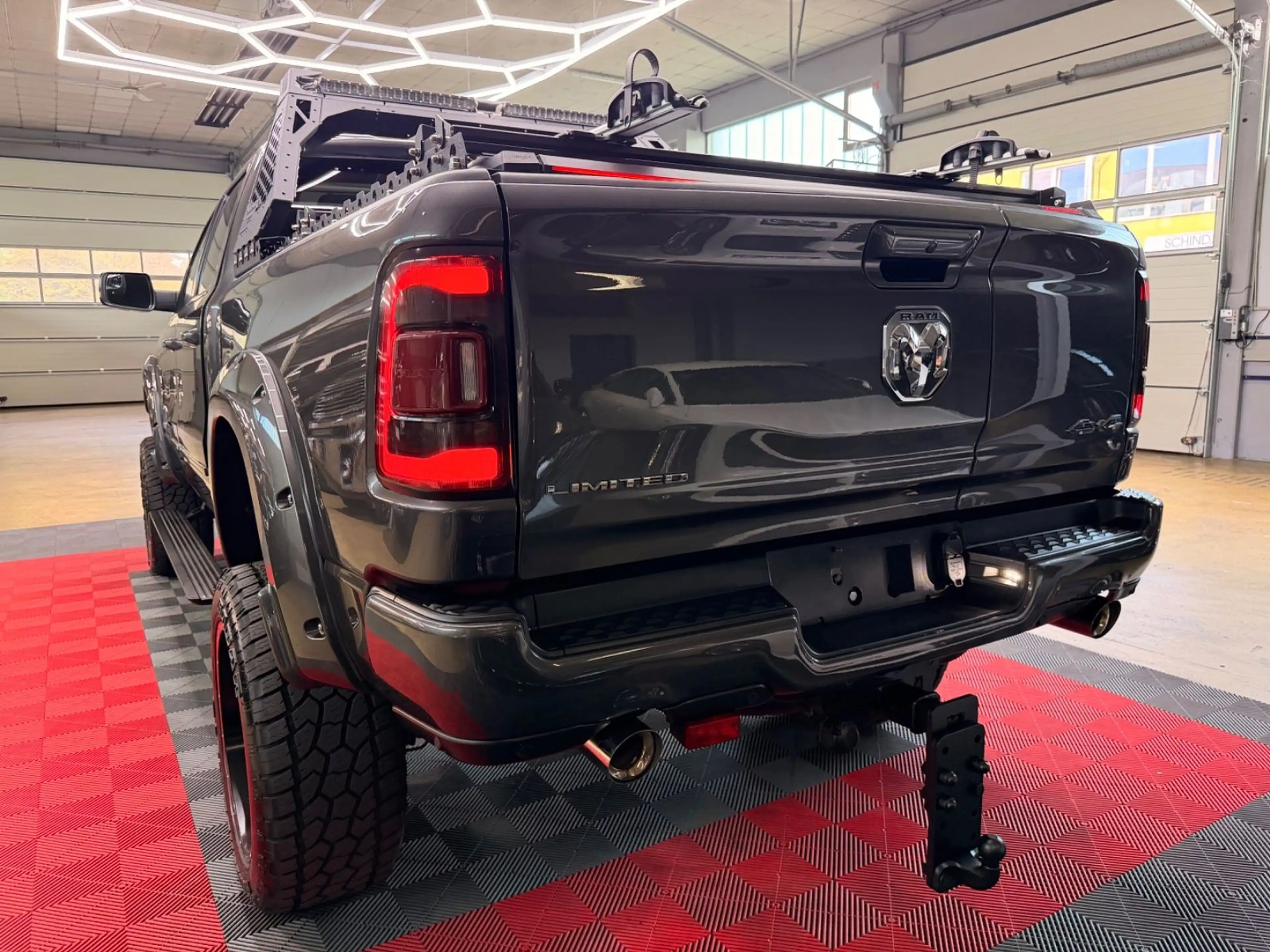 Dodge RAM 1500 5.7 4X4 LIMITED PANO LPG MonsterTruck — photo 10