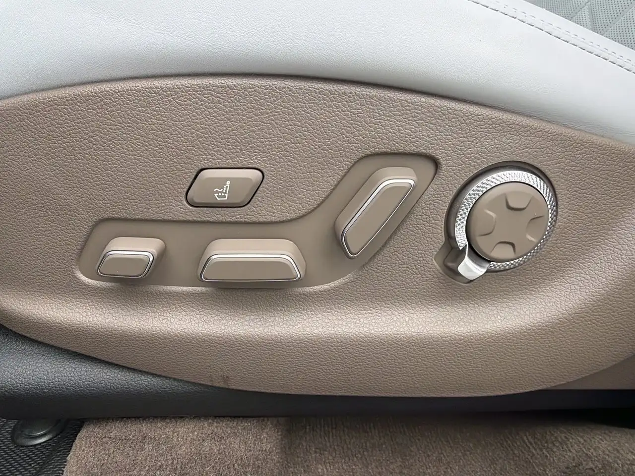 Genesis GV70 снимка Genesis GV70