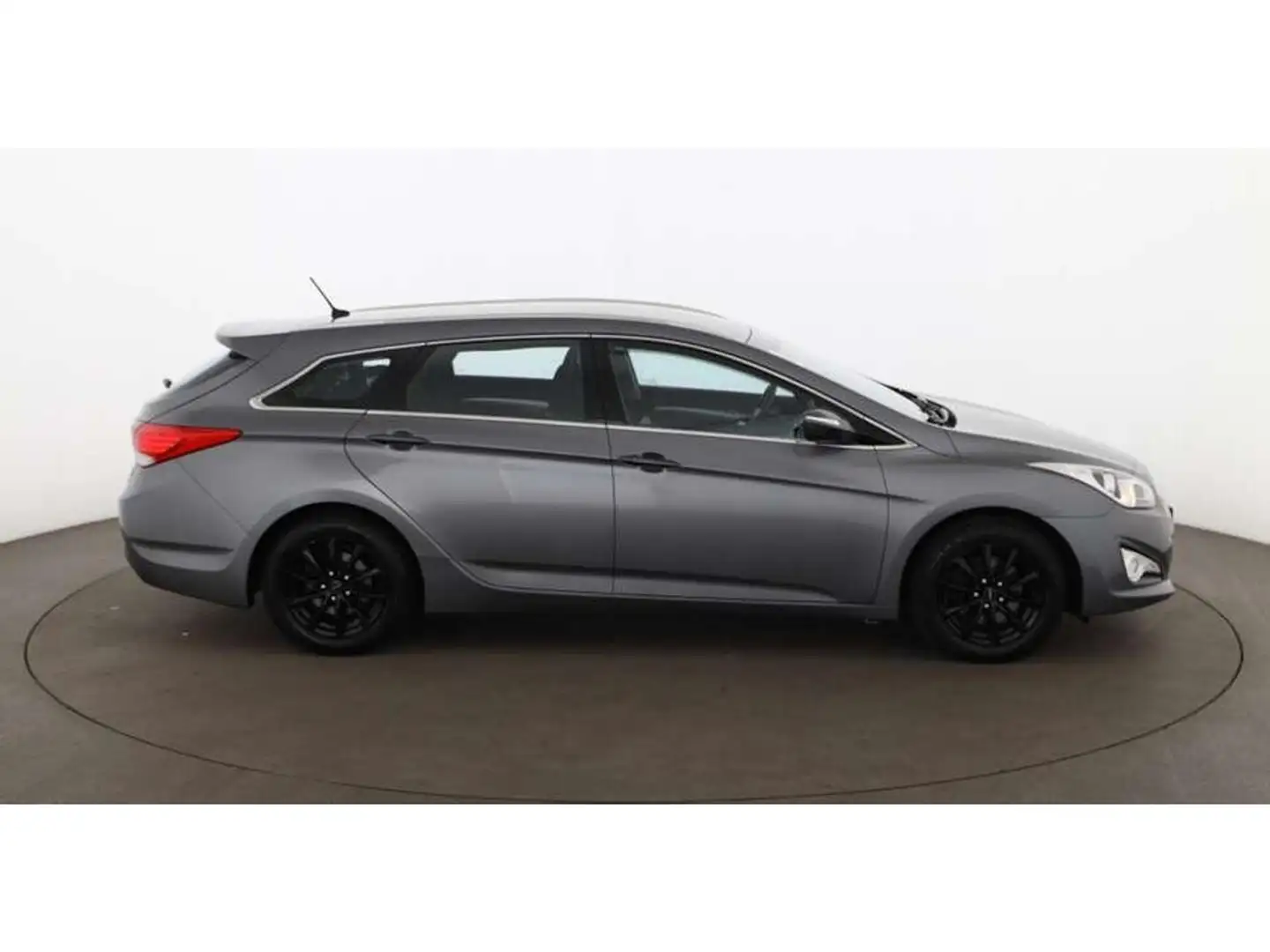 Hyundai i40 cw 1.6 GDI Comfort TEMPOMAT KLIMA PDC Silber - 2