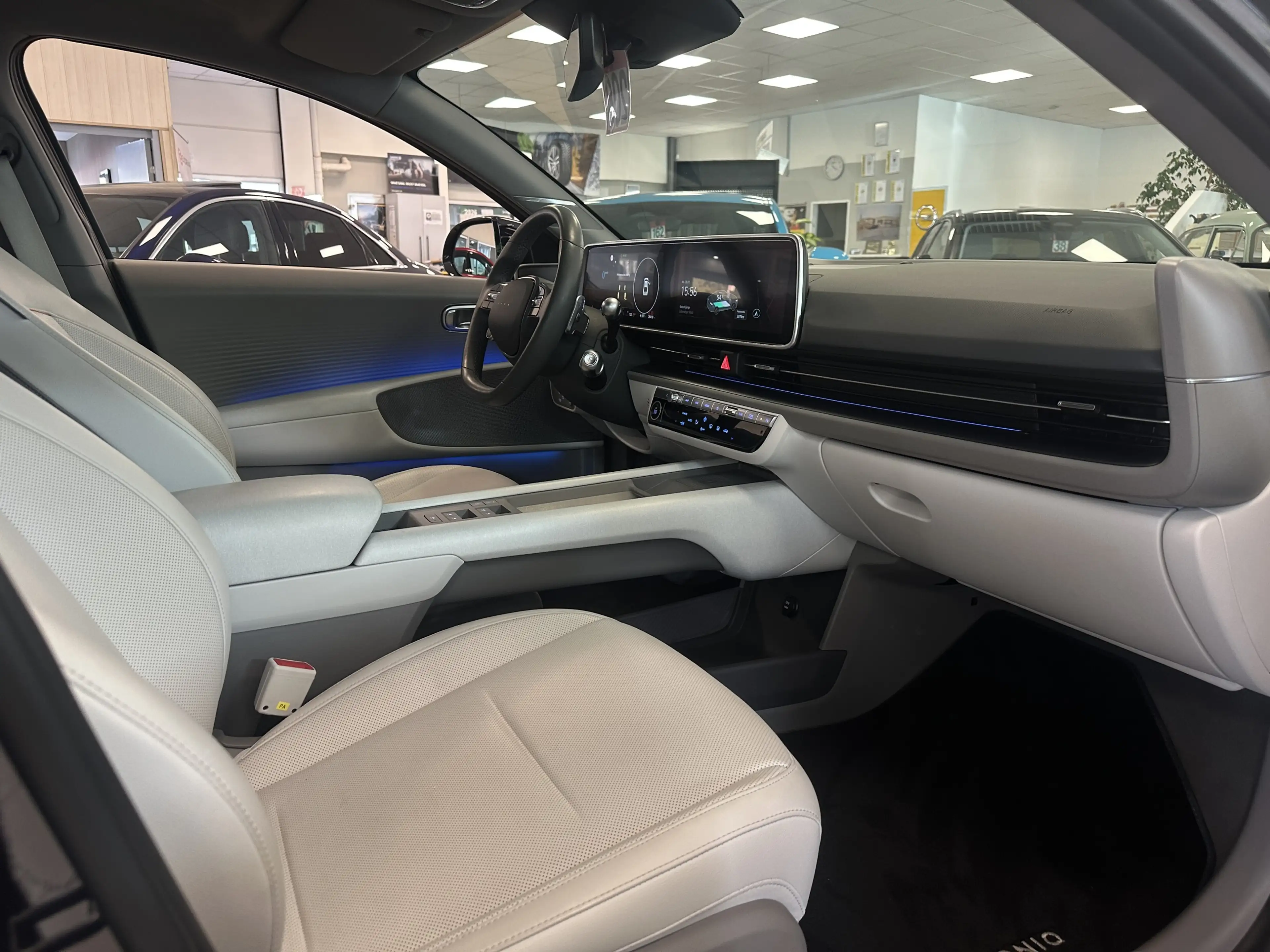 Hyundai IONIQ 6 Uniq*100%SOH*Garantie*BOSE*360*BLÜ*HUD — photo 13