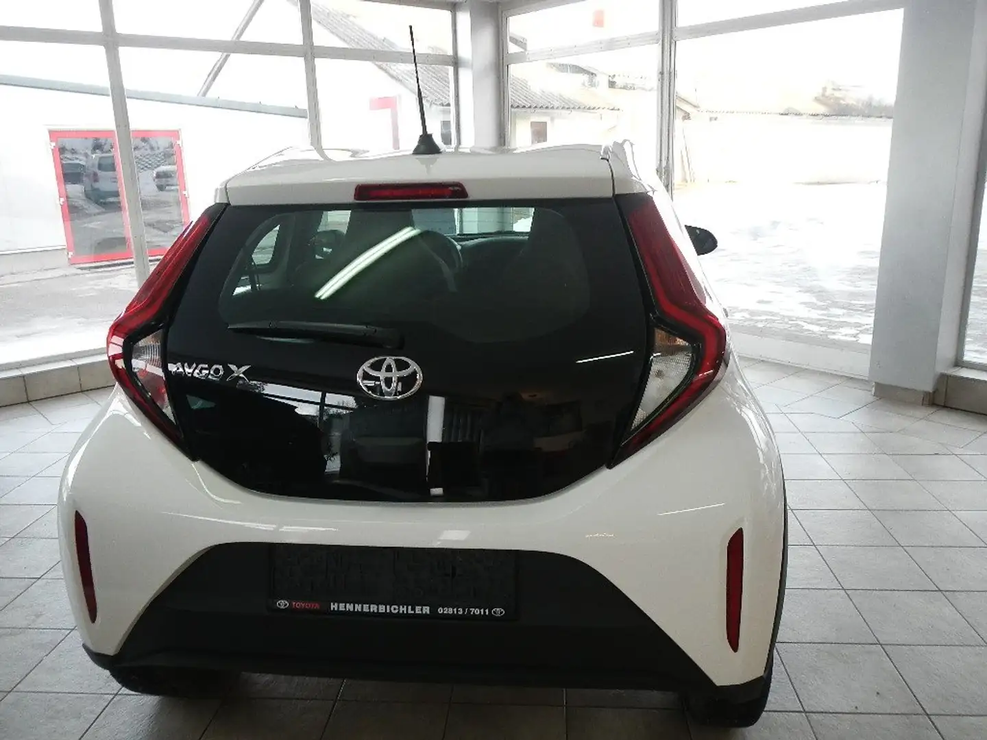 Toyota Aygo X 1,0 VVT-i Weiß - 2