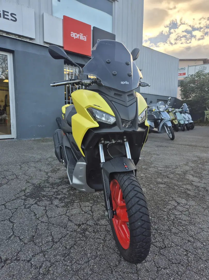 Aprilia SR 125 Jaune - 1