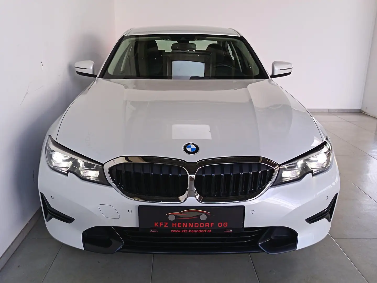 BMW 318 318 d Sport Line Aut. Weiß - 2