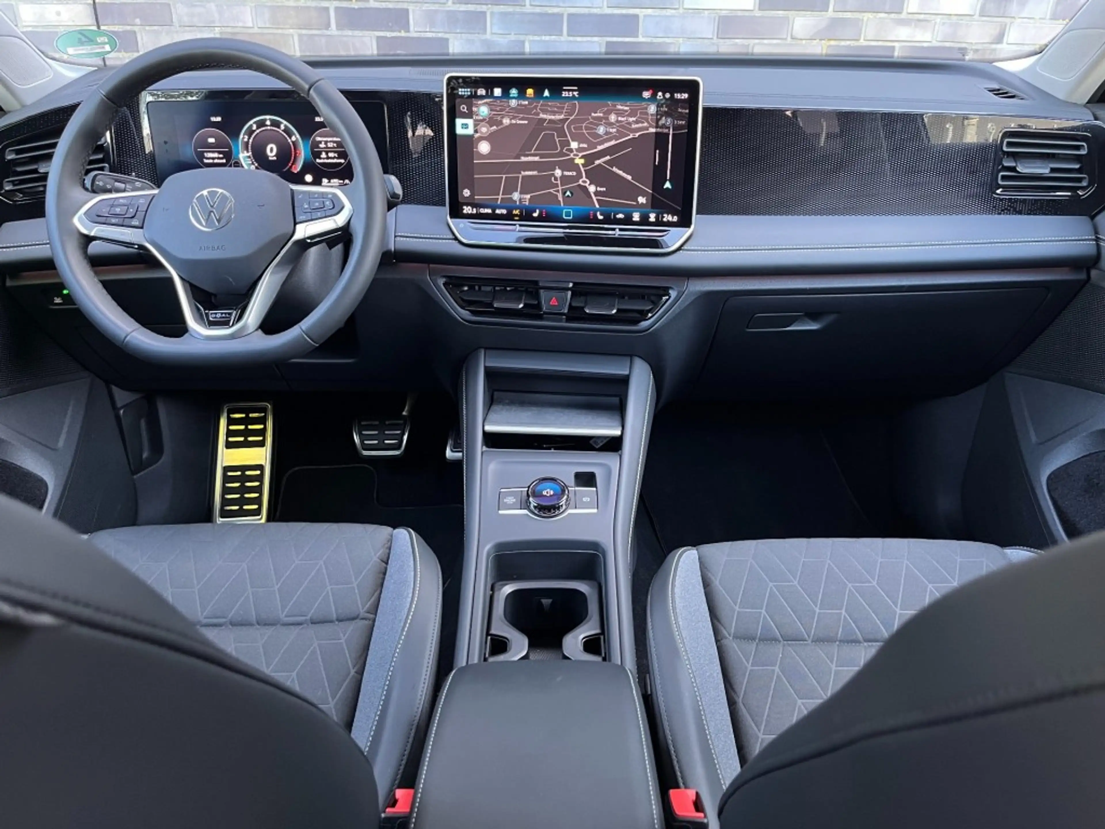Volkswagen Tiguan 1.5 eTSI GOAL - TREKH. - LED PLUS - 360 GR. - 18 I — photo 2