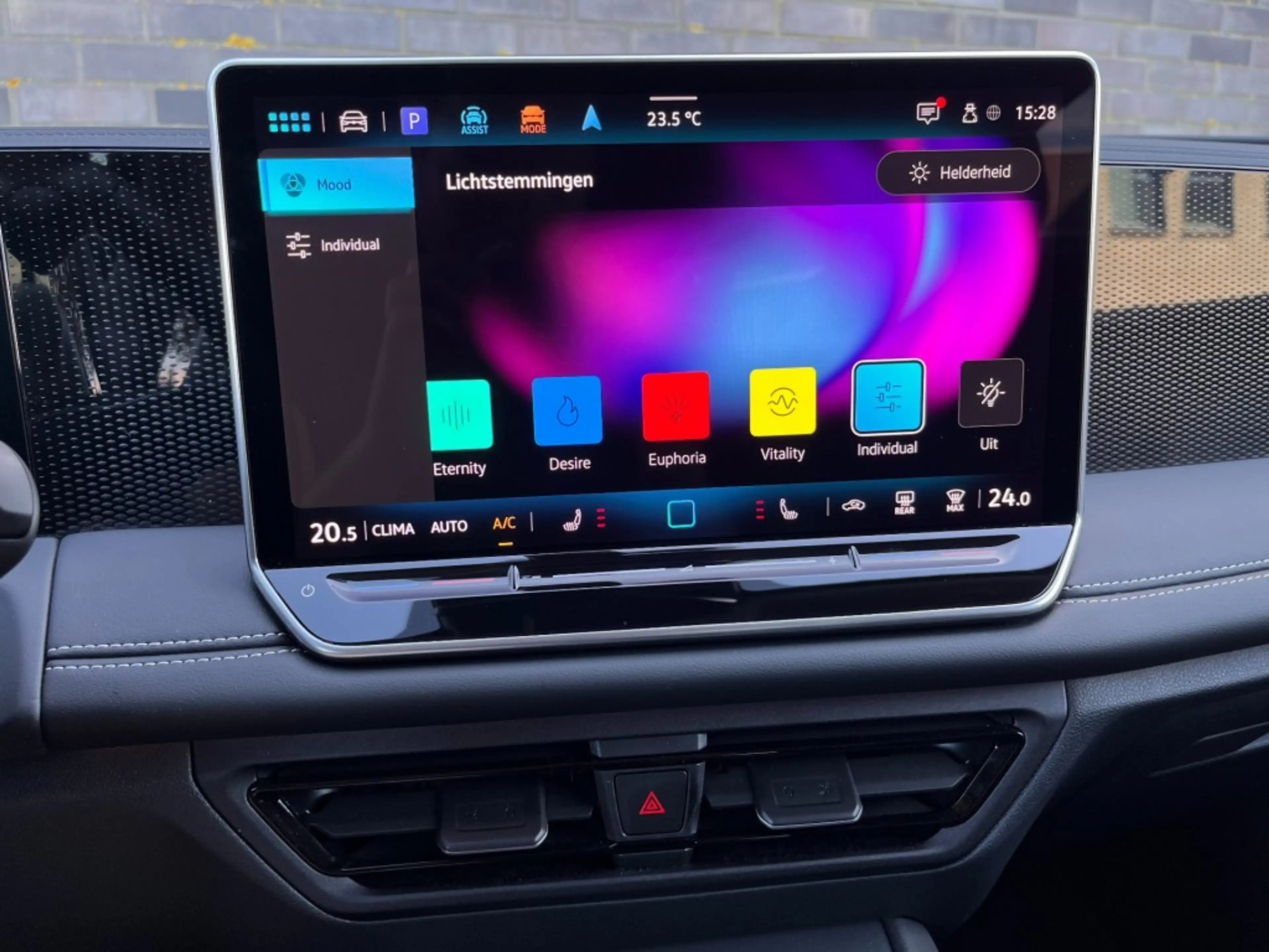 Volkswagen Tiguan 1.5 eTSI GOAL - TREKH. - LED PLUS - 360 GR. - 18 I — photo 19