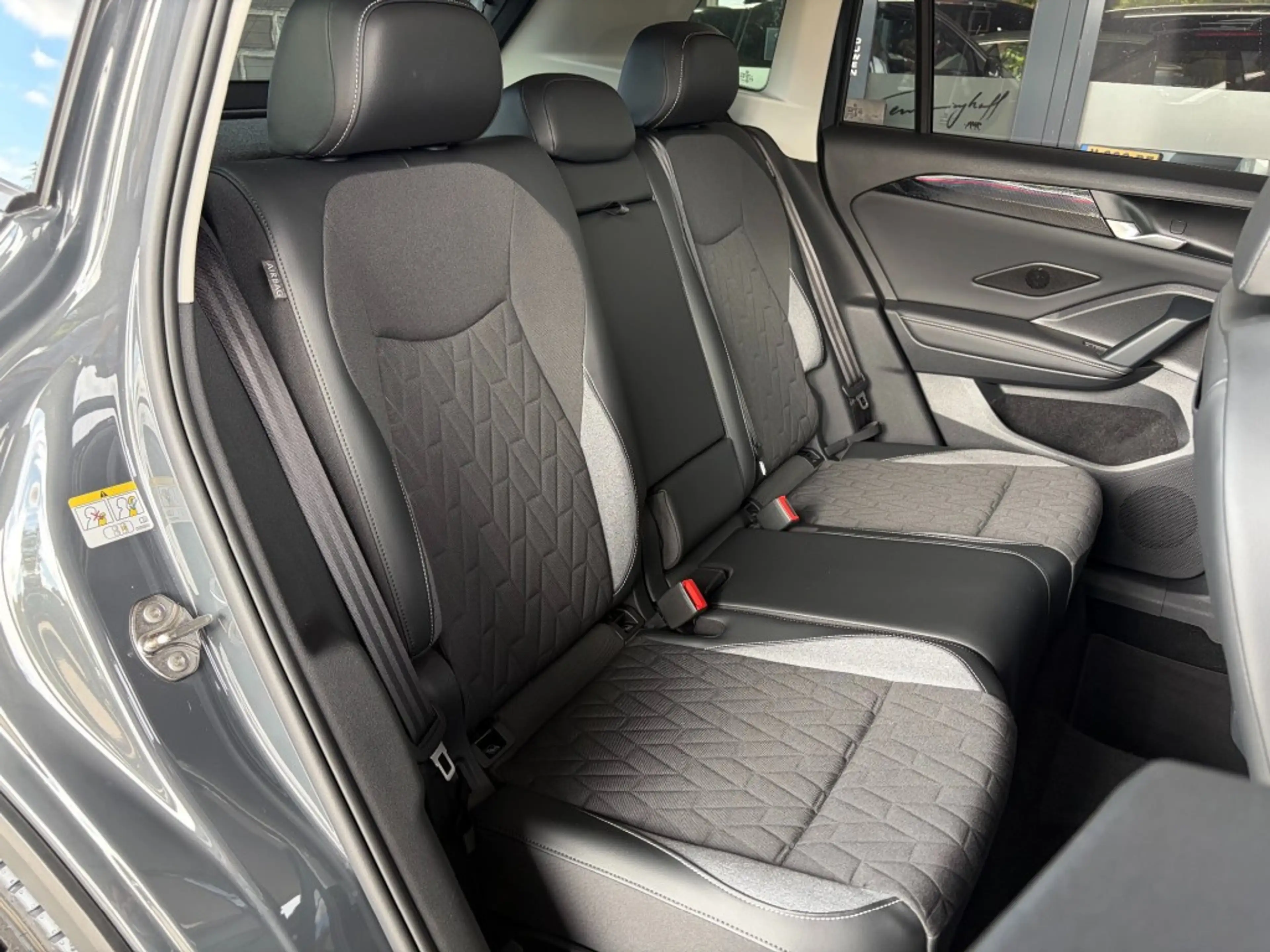 Volkswagen Tiguan 1.5 eTSI GOAL - TREKH. - LED PLUS - 360 GR. - 18 I — photo 12