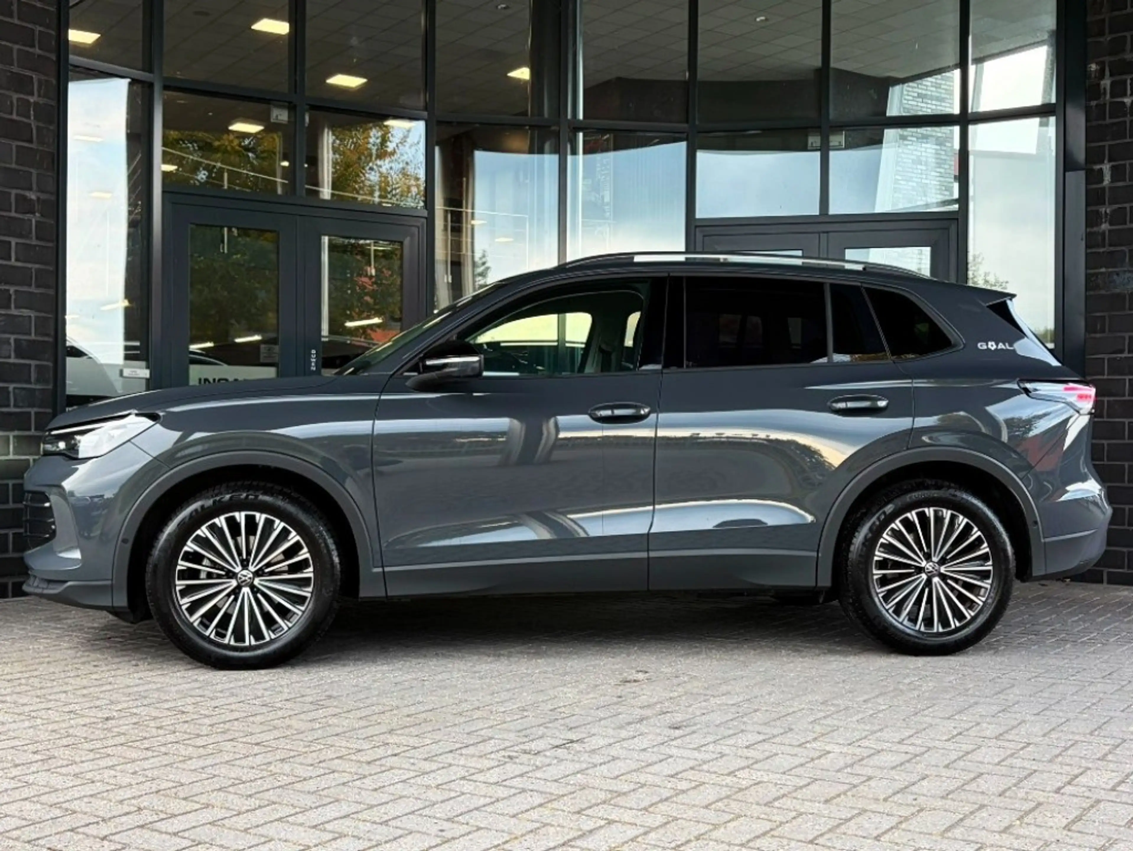 Volkswagen Tiguan 1.5 eTSI GOAL - TREKH. - LED PLUS - 360 GR. - 18 I — photo 3