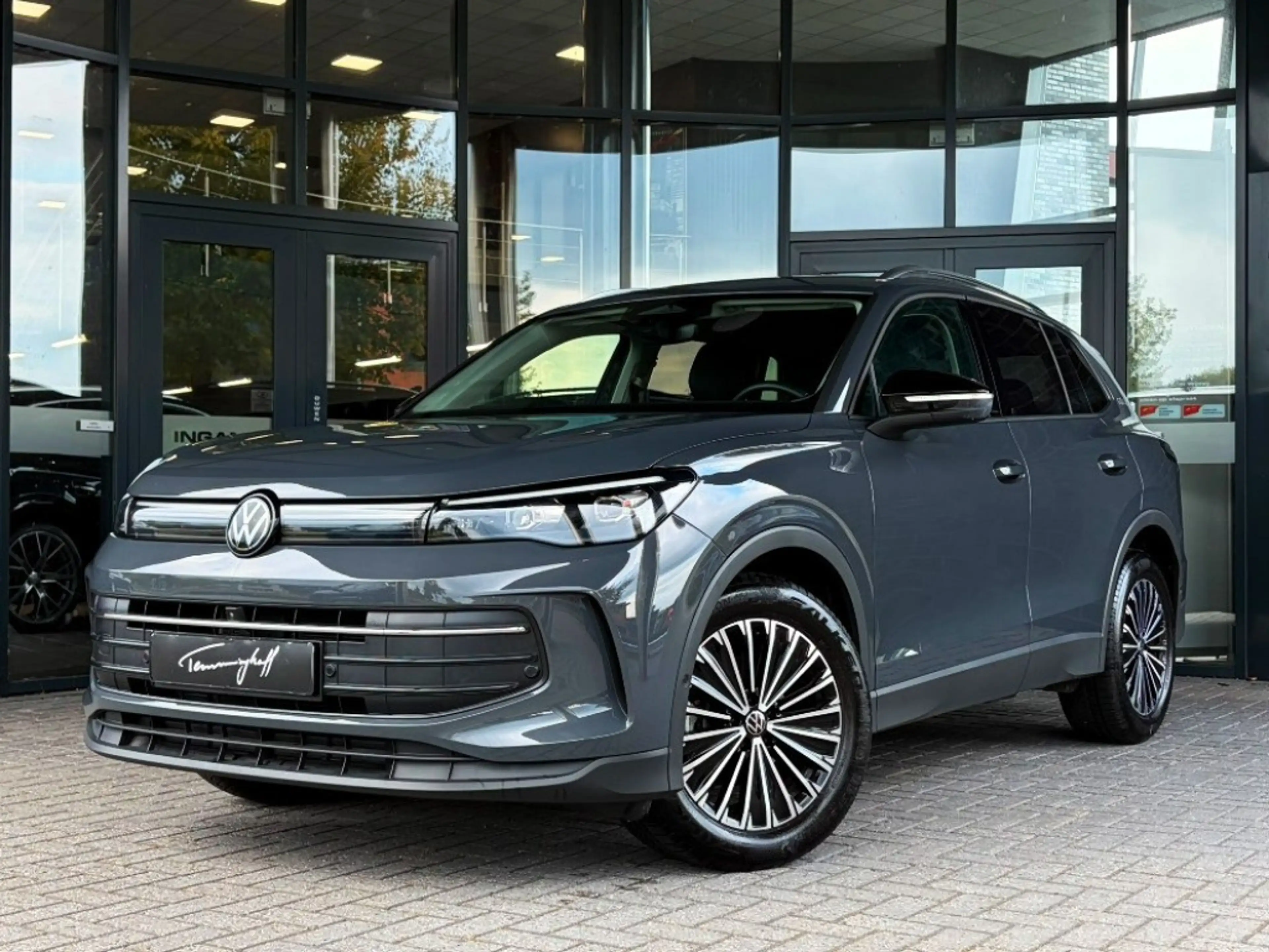 Volkswagen Tiguan 1.5 eTSI GOAL - TREKH. - LED PLUS - 360 GR. - 18 I