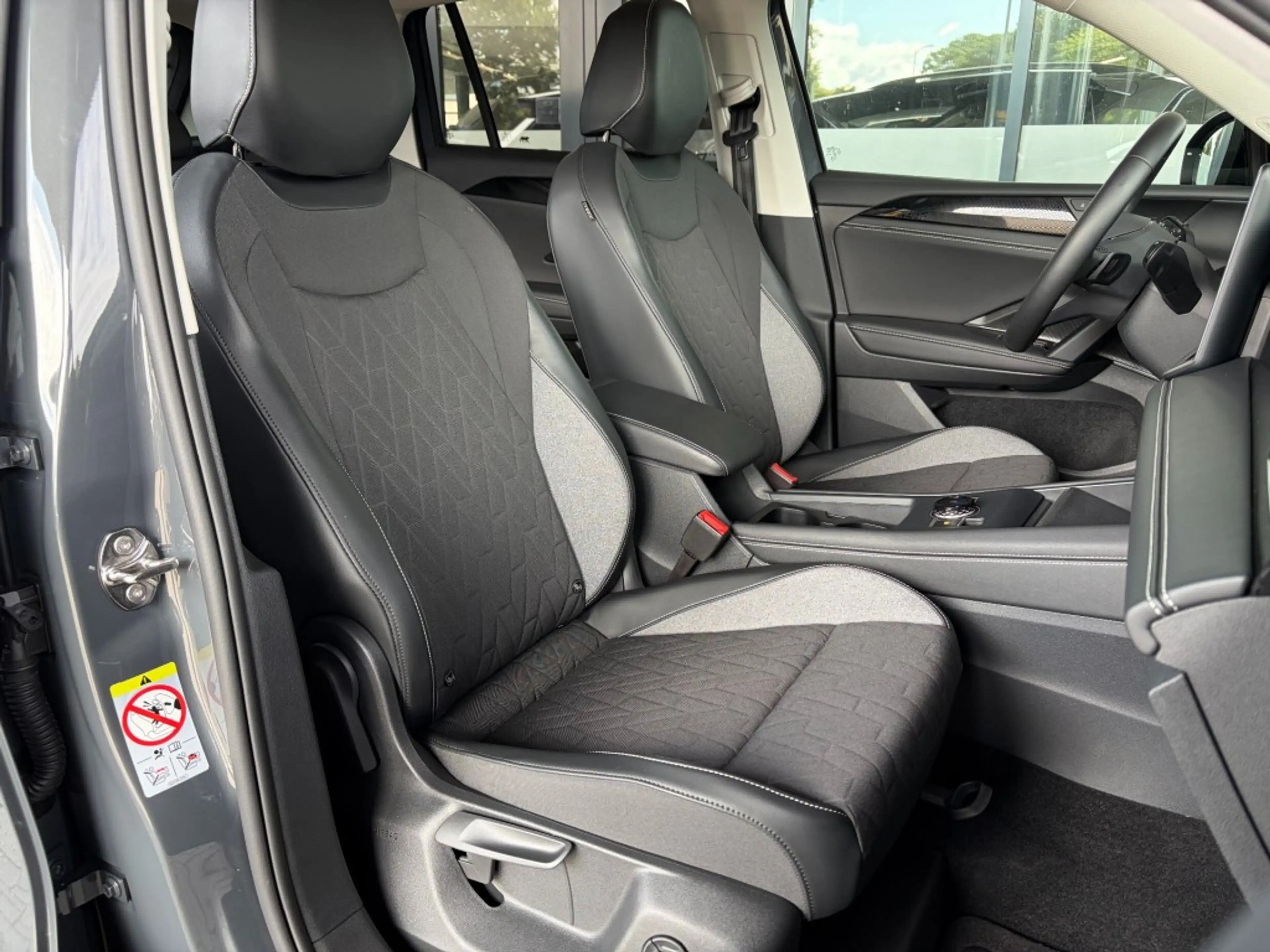 Volkswagen Tiguan 1.5 eTSI GOAL - TREKH. - LED PLUS - 360 GR. - 18 I — photo 10