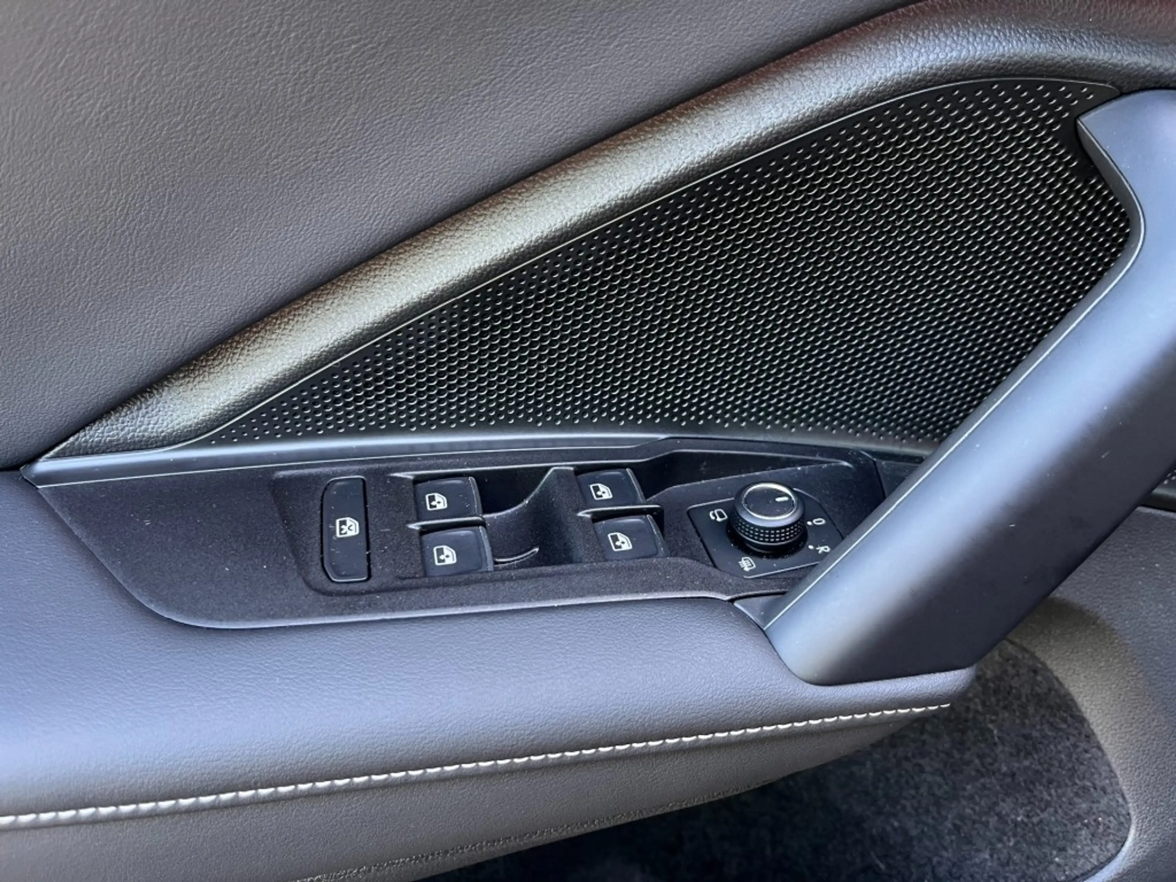 Volkswagen Tiguan 1.5 eTSI GOAL - TREKH. - LED PLUS - 360 GR. - 18 I — photo 28