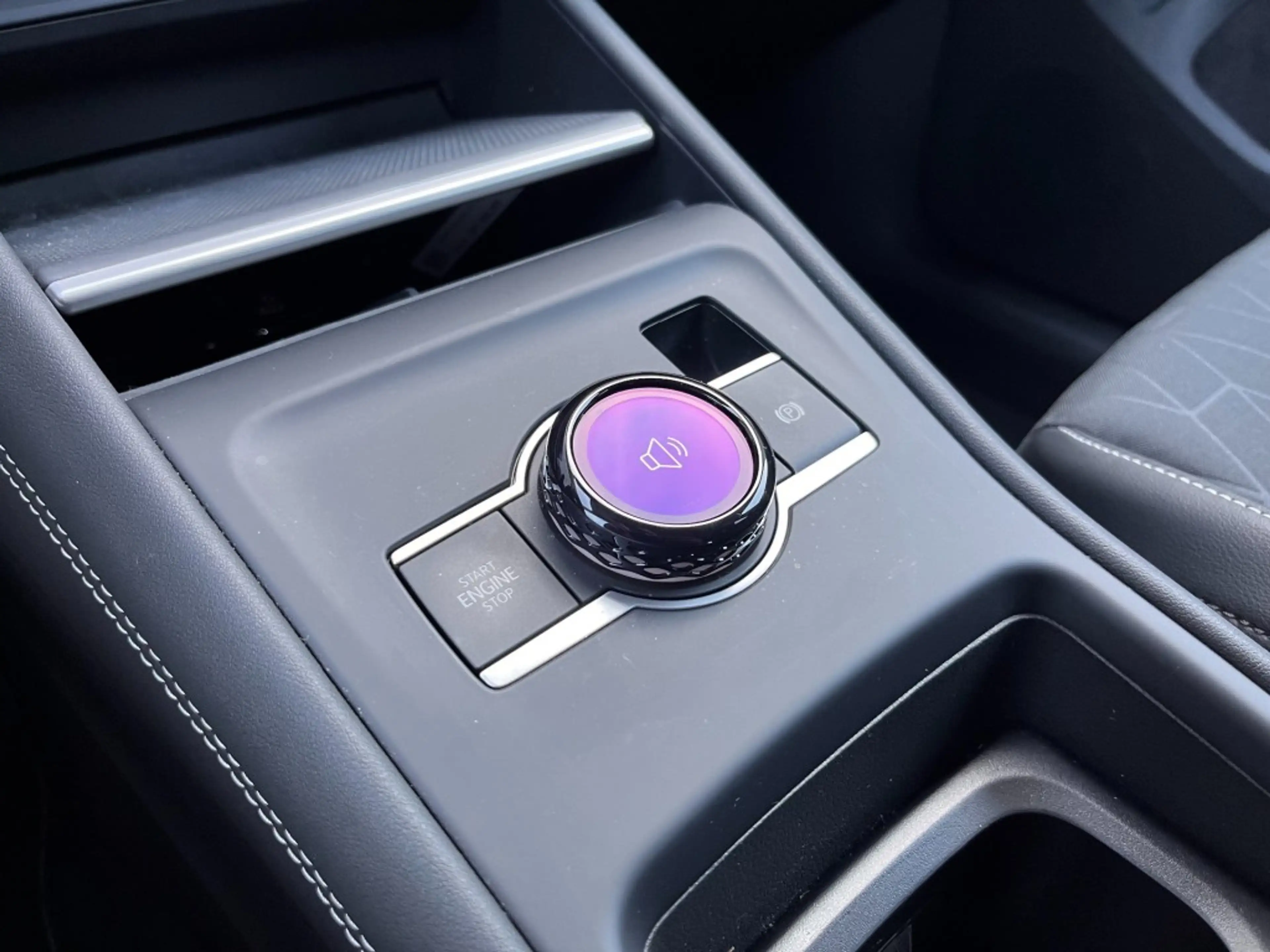 Volkswagen Tiguan 1.5 eTSI GOAL - TREKH. - LED PLUS - 360 GR. - 18 I — photo 9