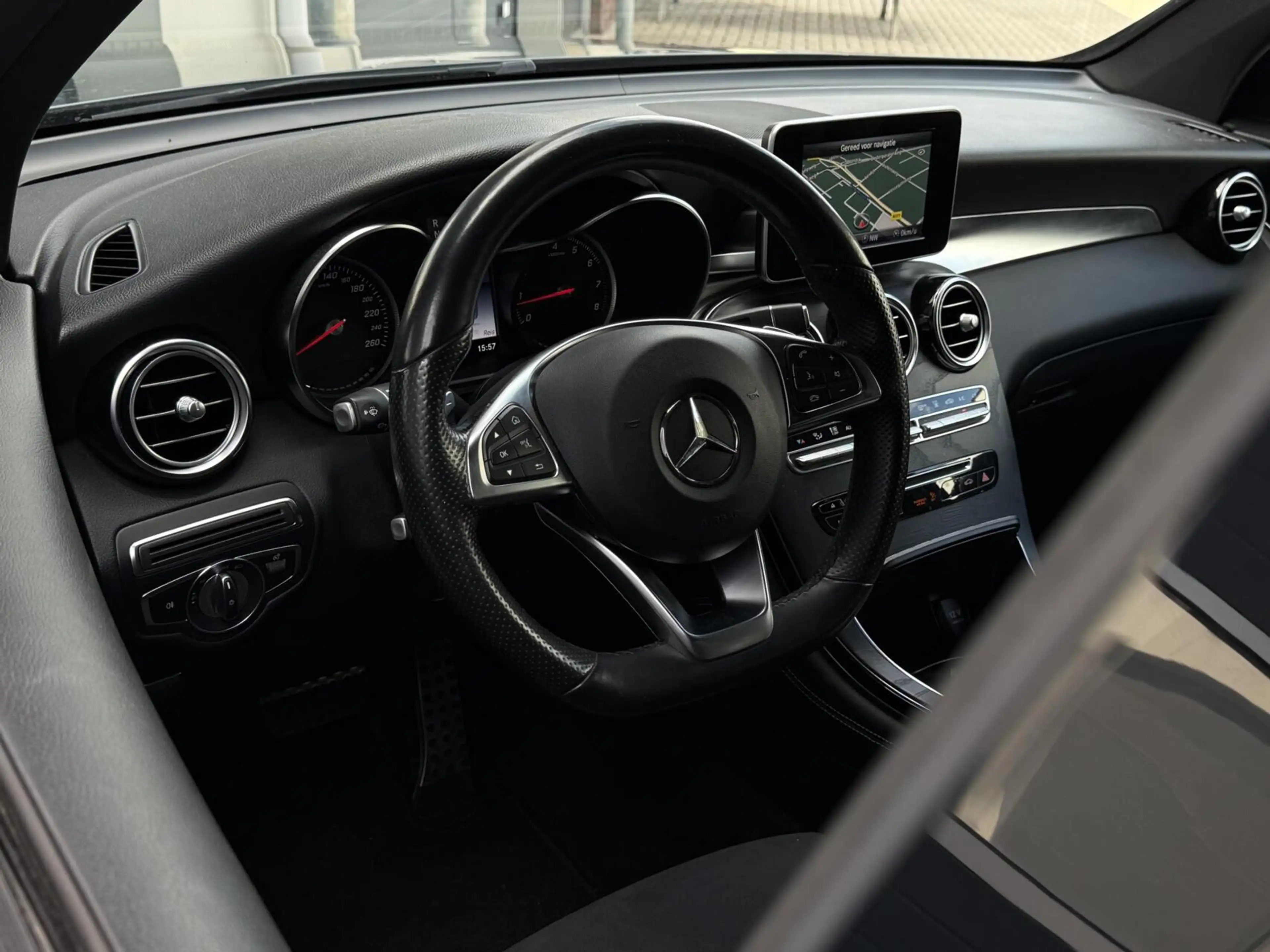 Mercedes-Benz GLC 350 350e 4MATIC Premium Plus AMG-Line | Alcantara/Lede — photo 3