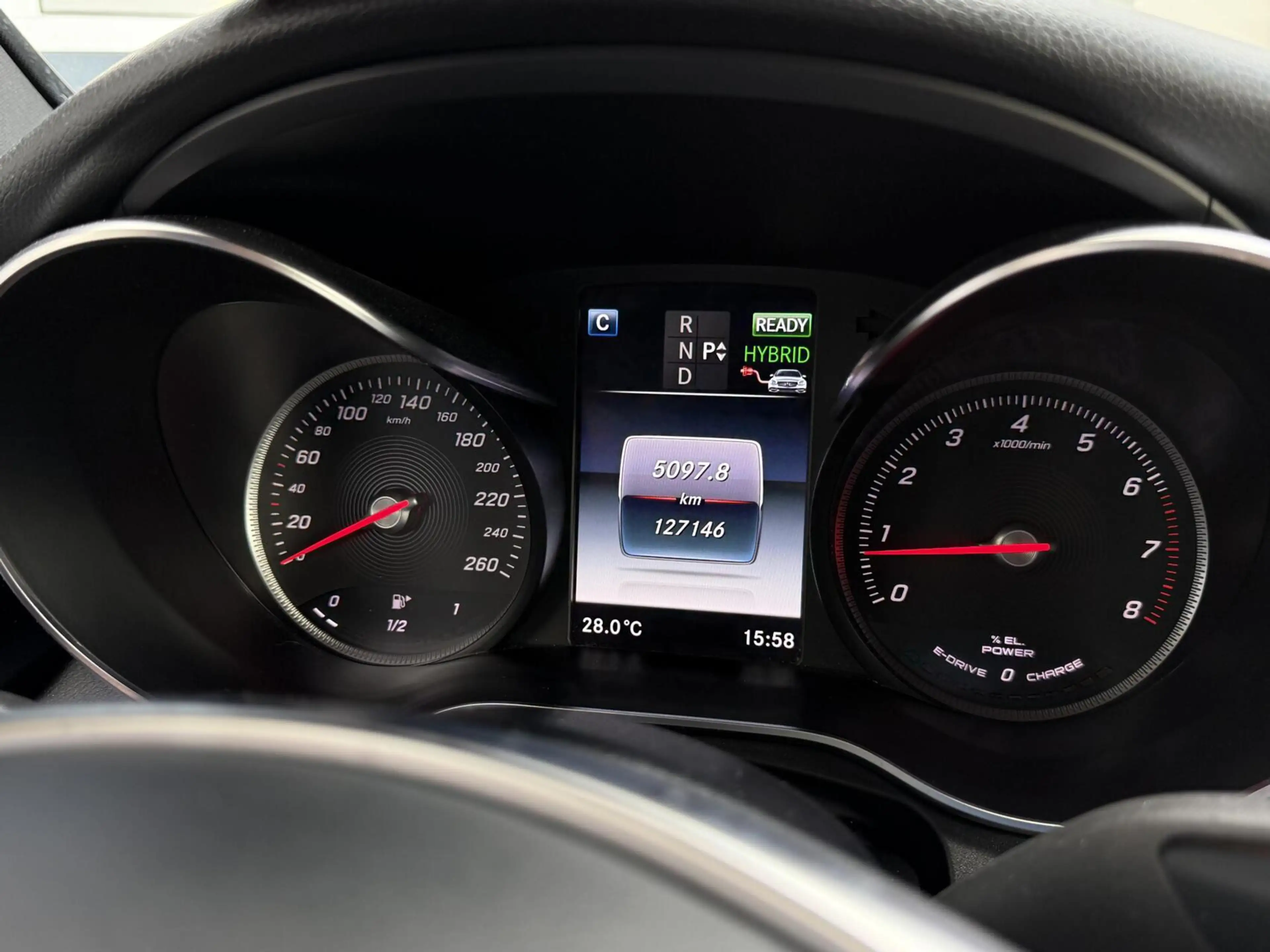 Mercedes-Benz GLC 350 350e 4MATIC Premium Plus AMG-Line | Alcantara/Lede — photo 11