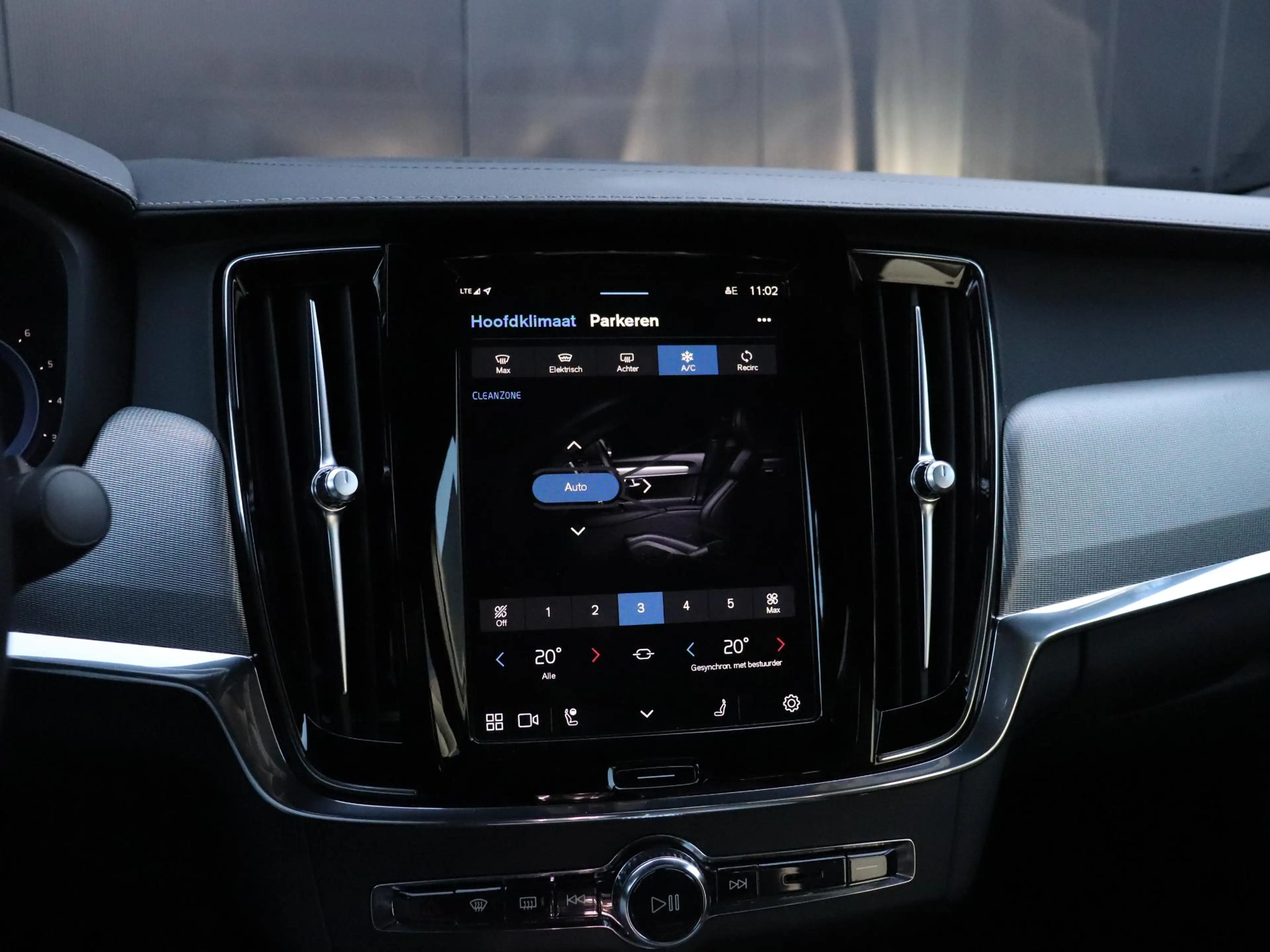 Volvo S90 2.0 B5 Ultimate Bright | LEDER | SCHUIFDAK | H&K | — photo 10
