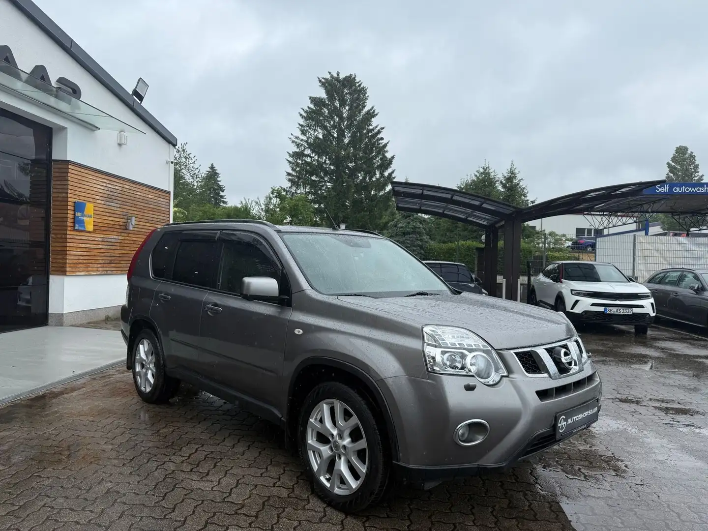 Nissan X-Trail LE 4X4/AUTOMATIK/LEDER Plateado - 2