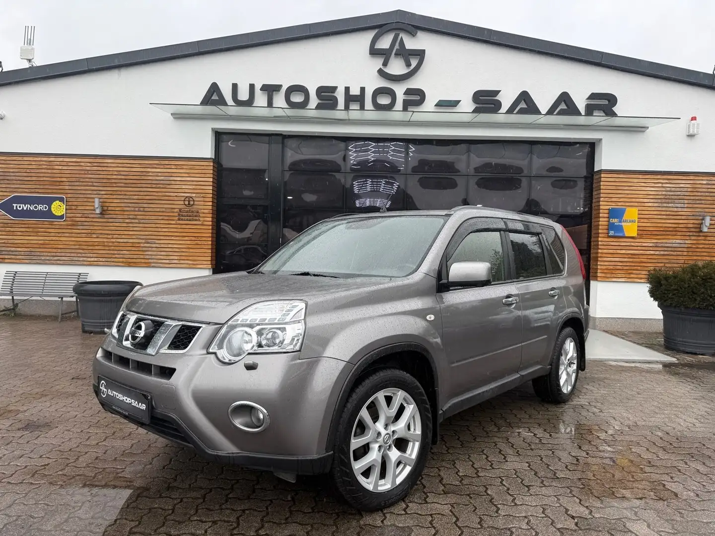 Nissan X-Trail LE 4X4/AUTOMATIK/LEDER Plateado - 1