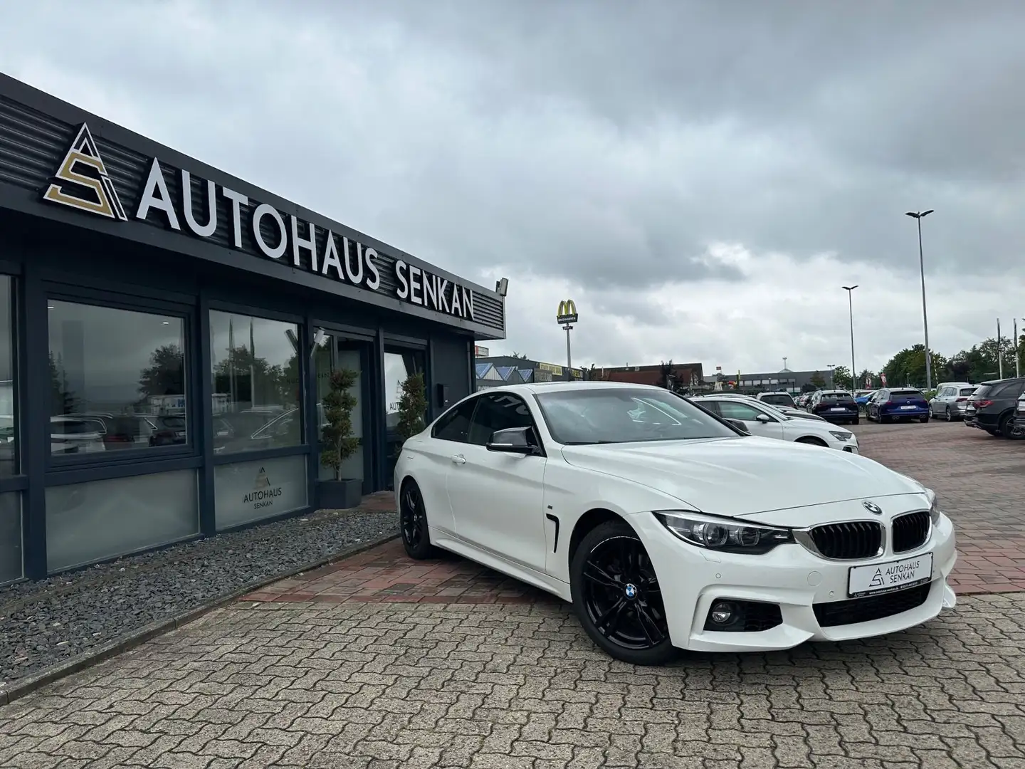 BMW 420 d Coupe M Sport*LED*NAVI*SCHIEBEDACH* Weiß - 1