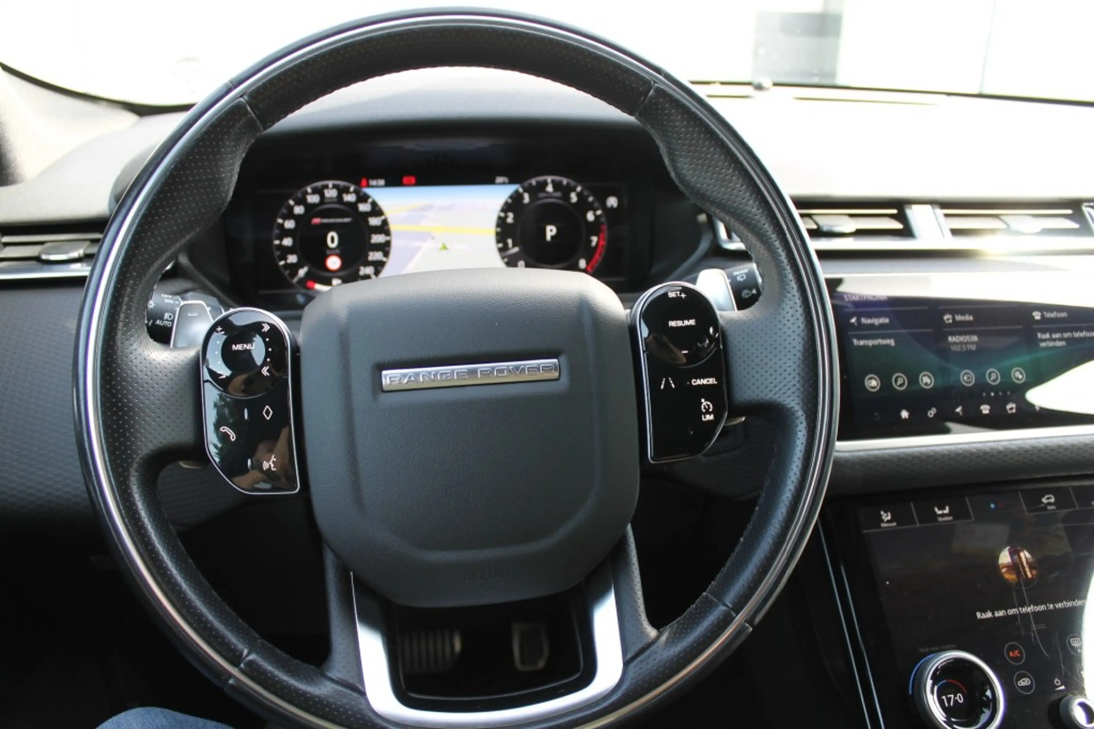 Land Rover Range Rover 2.0 T. AWD R-D / CarPlay / 22 Inch / LED / Camera — photo 23