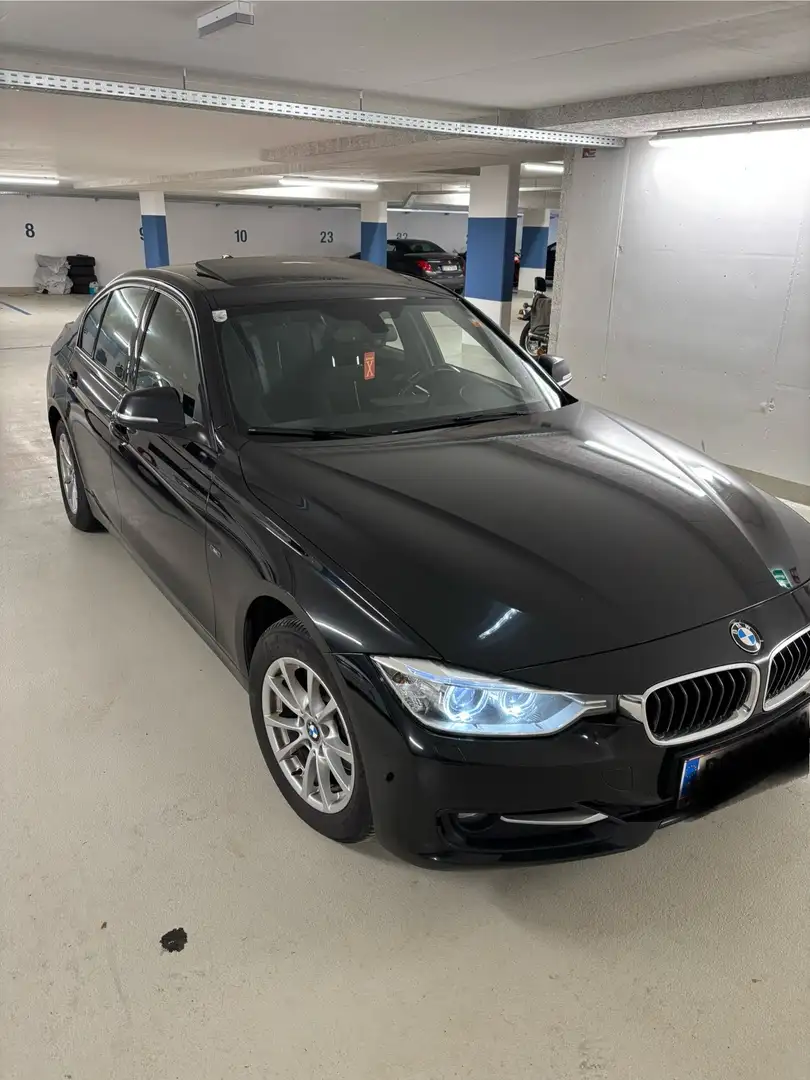 BMW 318 318d F30 Sport - 2