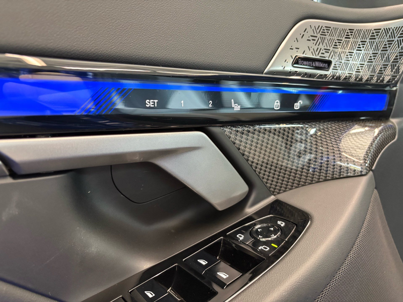 BMW M5 Touring M Driver´s Package DA/PA Prof PANO B/W — photo 26