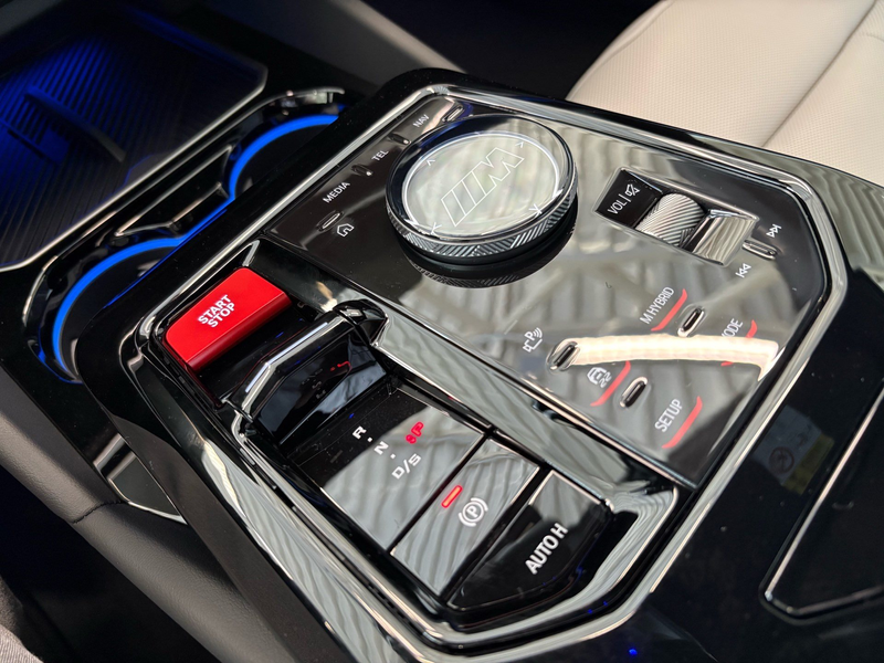 BMW M5 Touring M Driver´s Package DA/PA Prof PANO B/W — photo 12