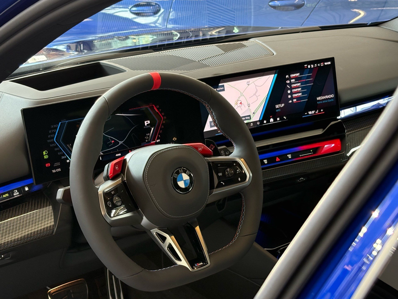 BMW M5 Touring M Driver´s Package DA/PA Prof PANO B/W — photo 6
