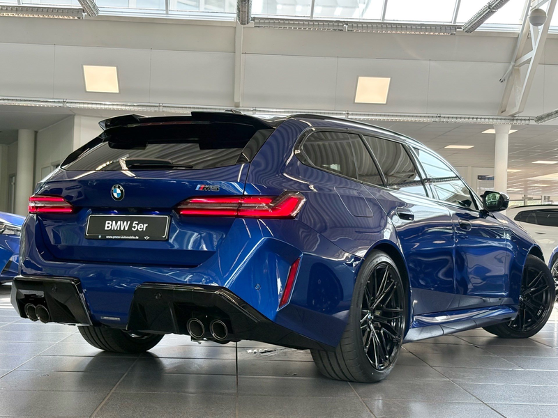 BMW M5 Touring M Driver´s Package DA/PA Prof PANO B/W — photo 2