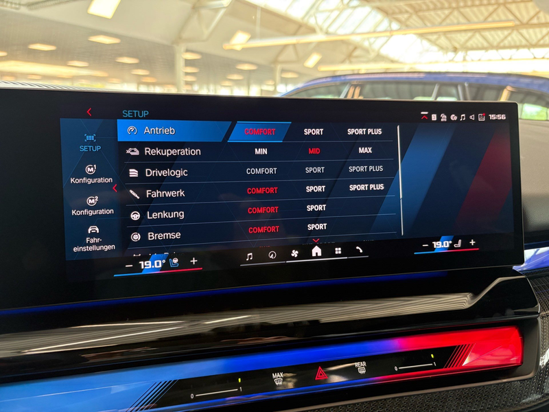 BMW M5 Touring M Driver´s Package DA/PA Prof PANO B/W — photo 19