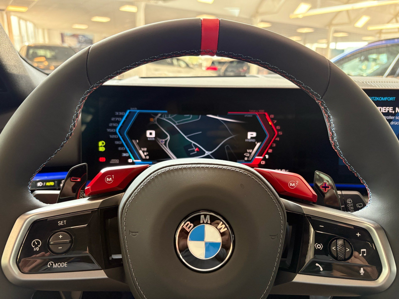 BMW M5 Touring M Driver´s Package DA/PA Prof PANO B/W — photo 9