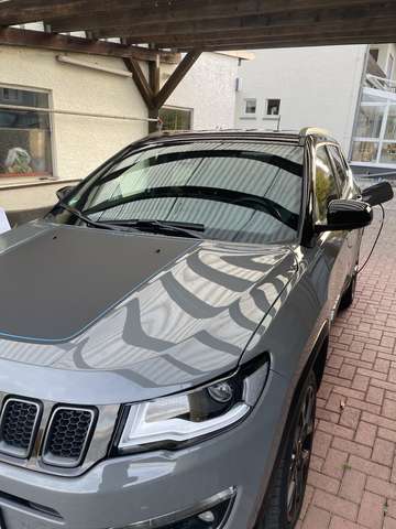 Imagine Jeep Compass Compass 1.3 T-GDI 4xe PLUG-IN HYBRID AutomatikS