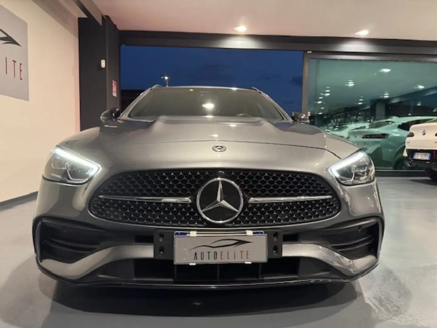 Mercedes-Benz C 220 d Premium Plus AMG/360*/RADAR Grijs - 2