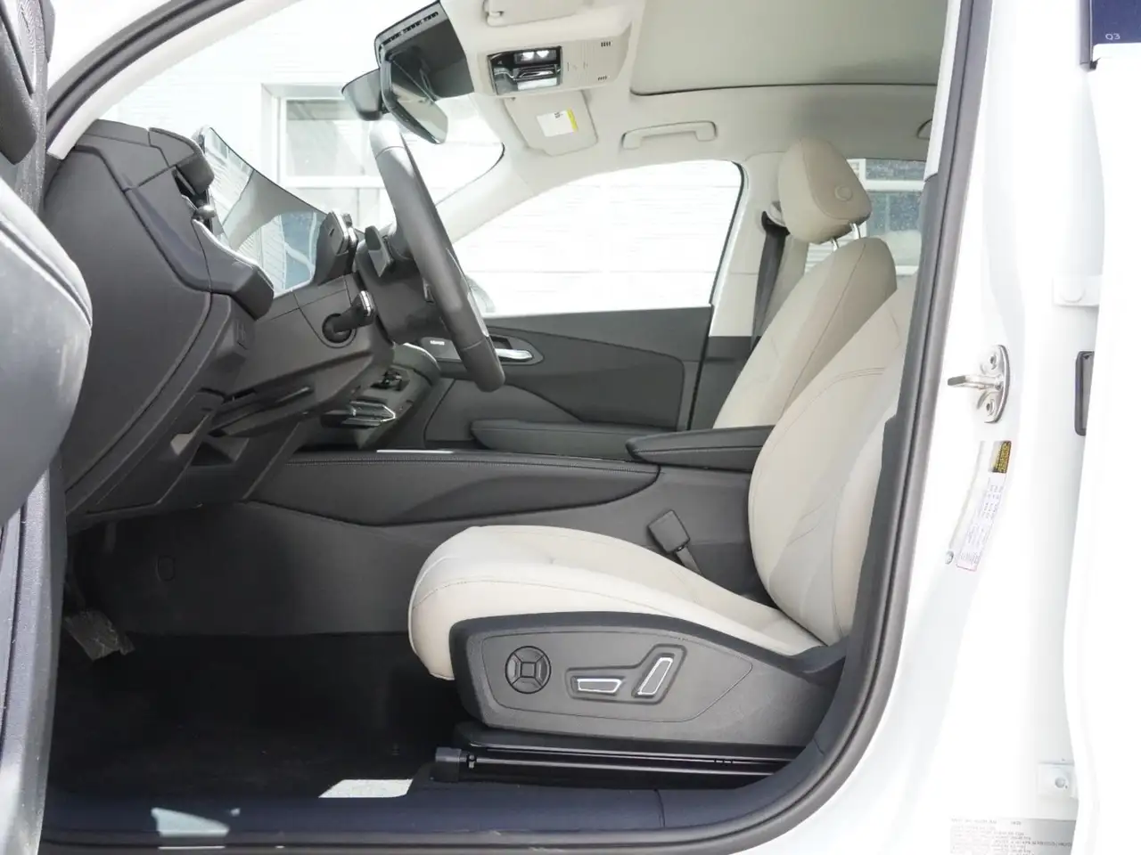 Audi Q3 photo Audi Q3