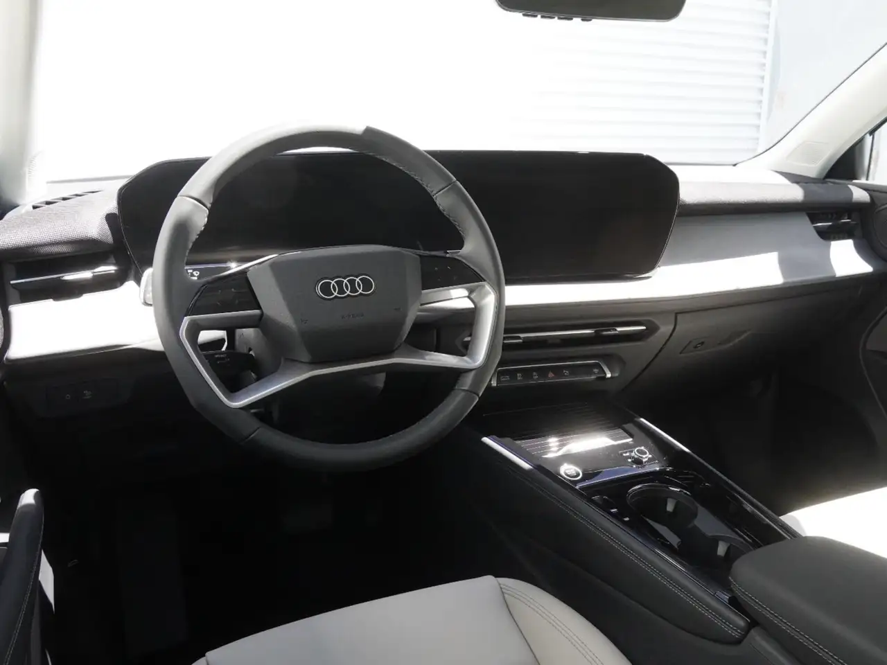 Audi Q3 photo Audi Q3